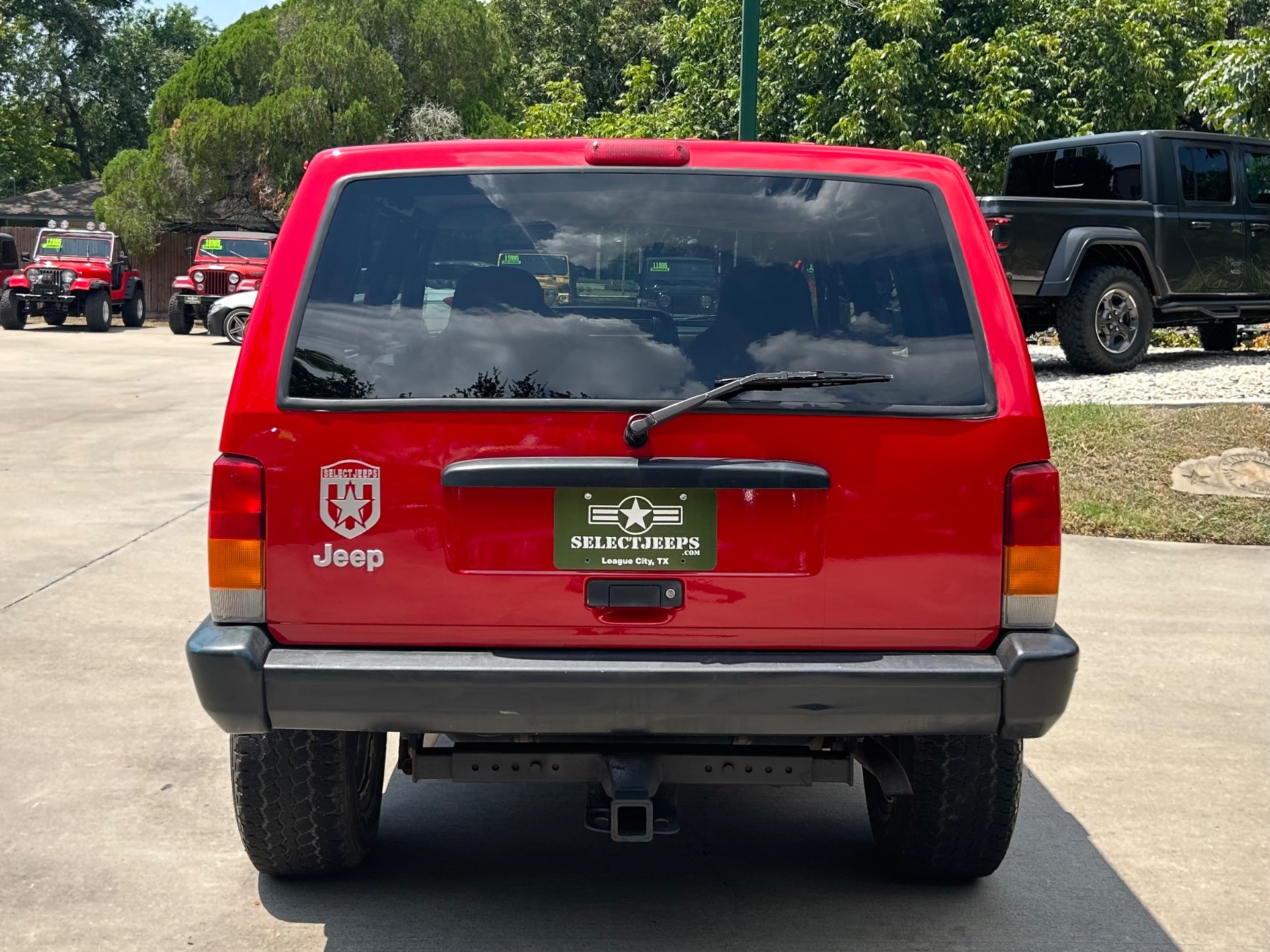 Used-1999-Jeep-Cherokee-SE