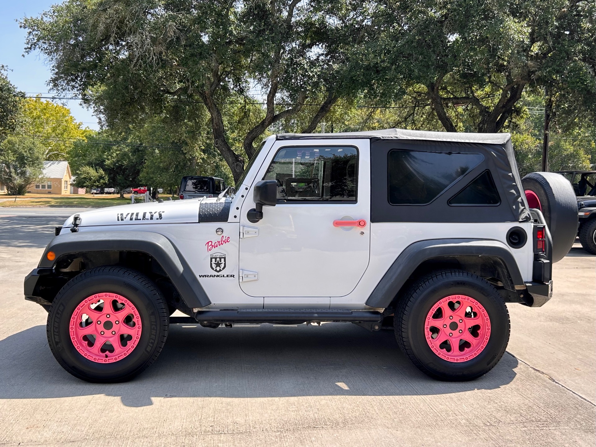 Barbie discount jeep white