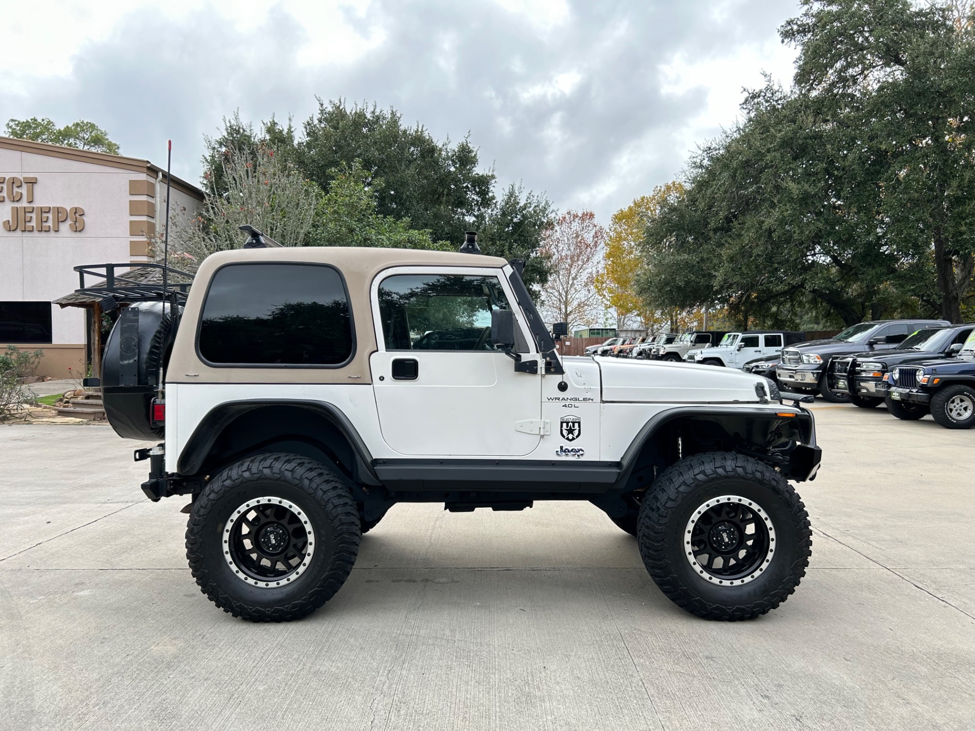 Used-2001-Jeep-Wrangler-Sahara