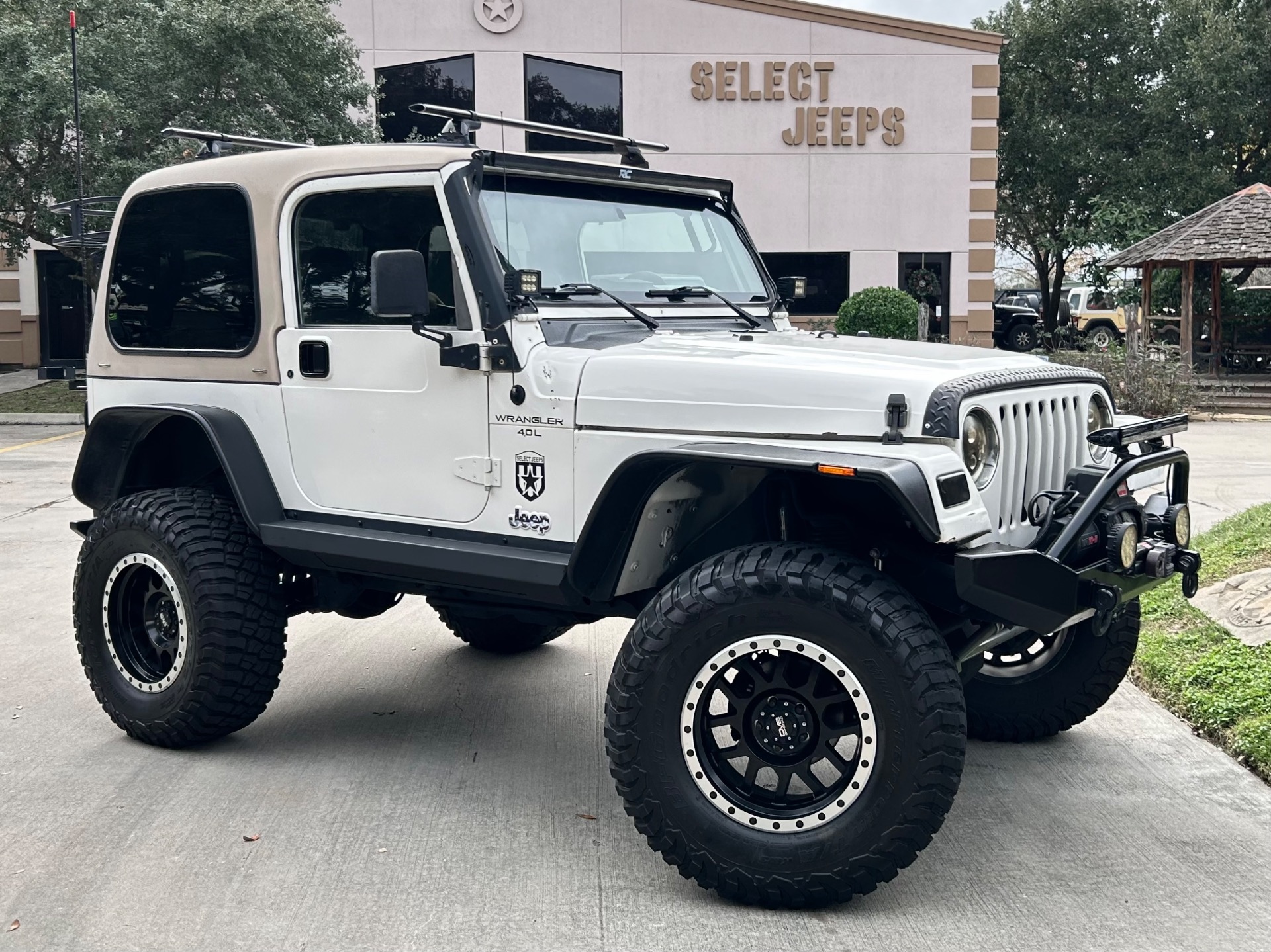 Used-2001-Jeep-Wrangler-Sahara