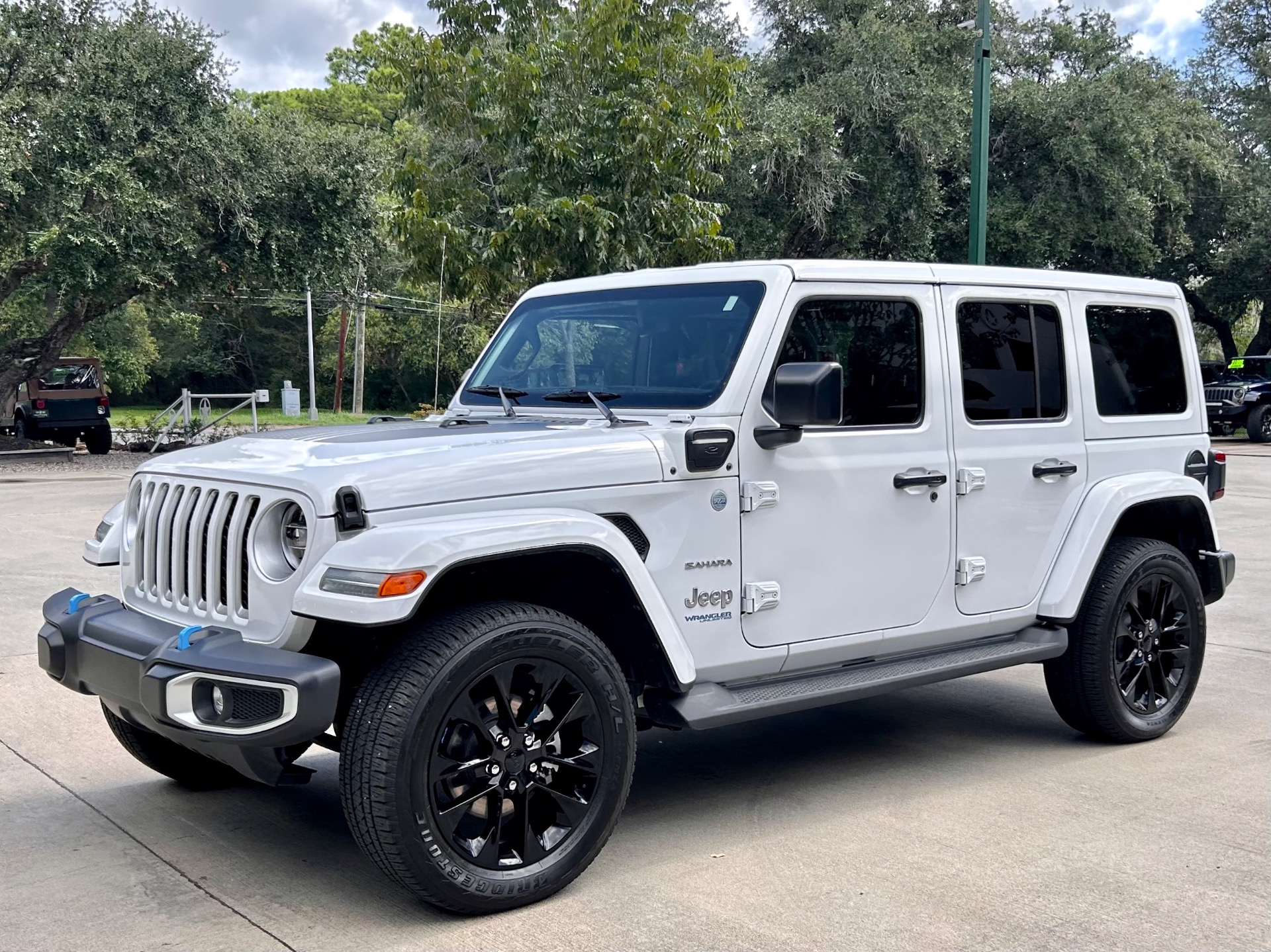 Used-2022-Jeep-Wrangler-Unlimited-Unlimited-Sahara-4xe-Plug-in-Hybrid