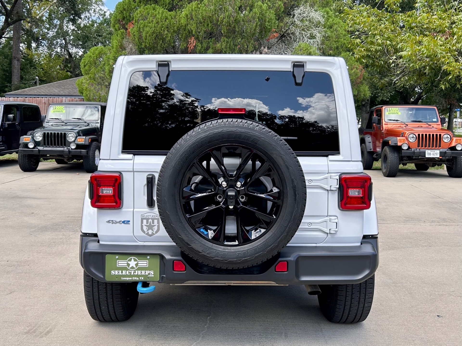 Used-2022-Jeep-Wrangler-Unlimited-Unlimited-Sahara-4xe-Plug-in-Hybrid