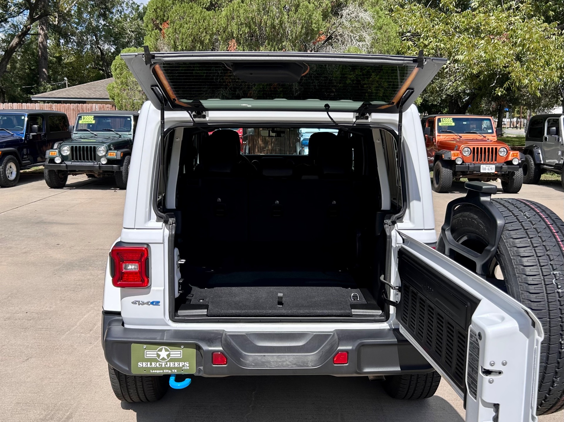 Used-2022-Jeep-Wrangler-Unlimited-Unlimited-Sahara-4xe-Plug-in-Hybrid