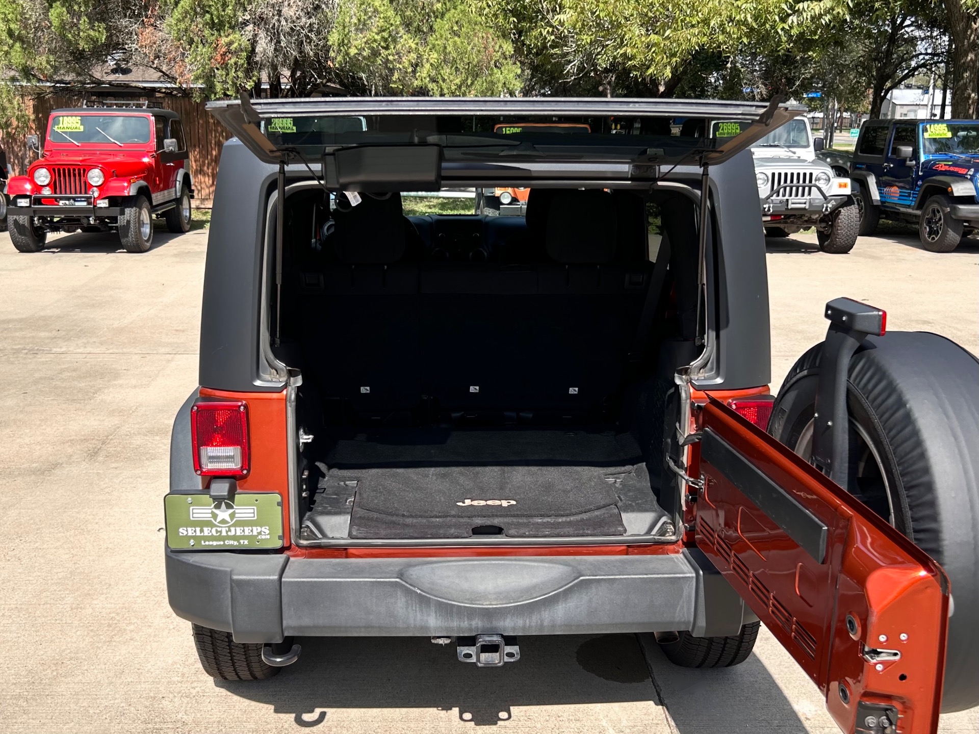 Used-2014-Jeep-Wrangler-Unlimited-Sport