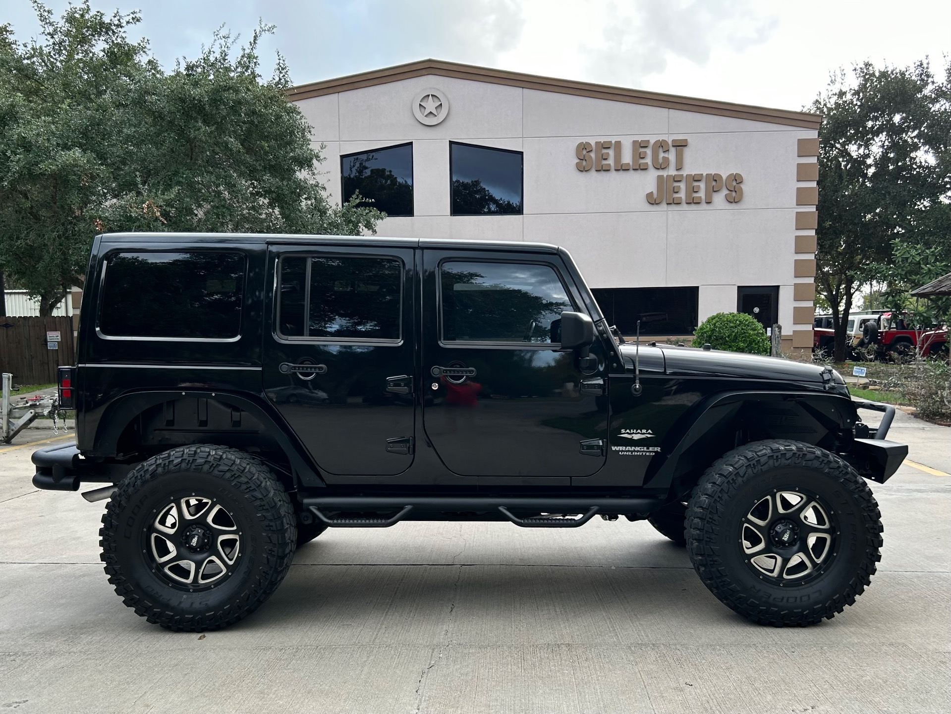 Used-2013-Jeep-Wrangler-Unlimited-Sahara