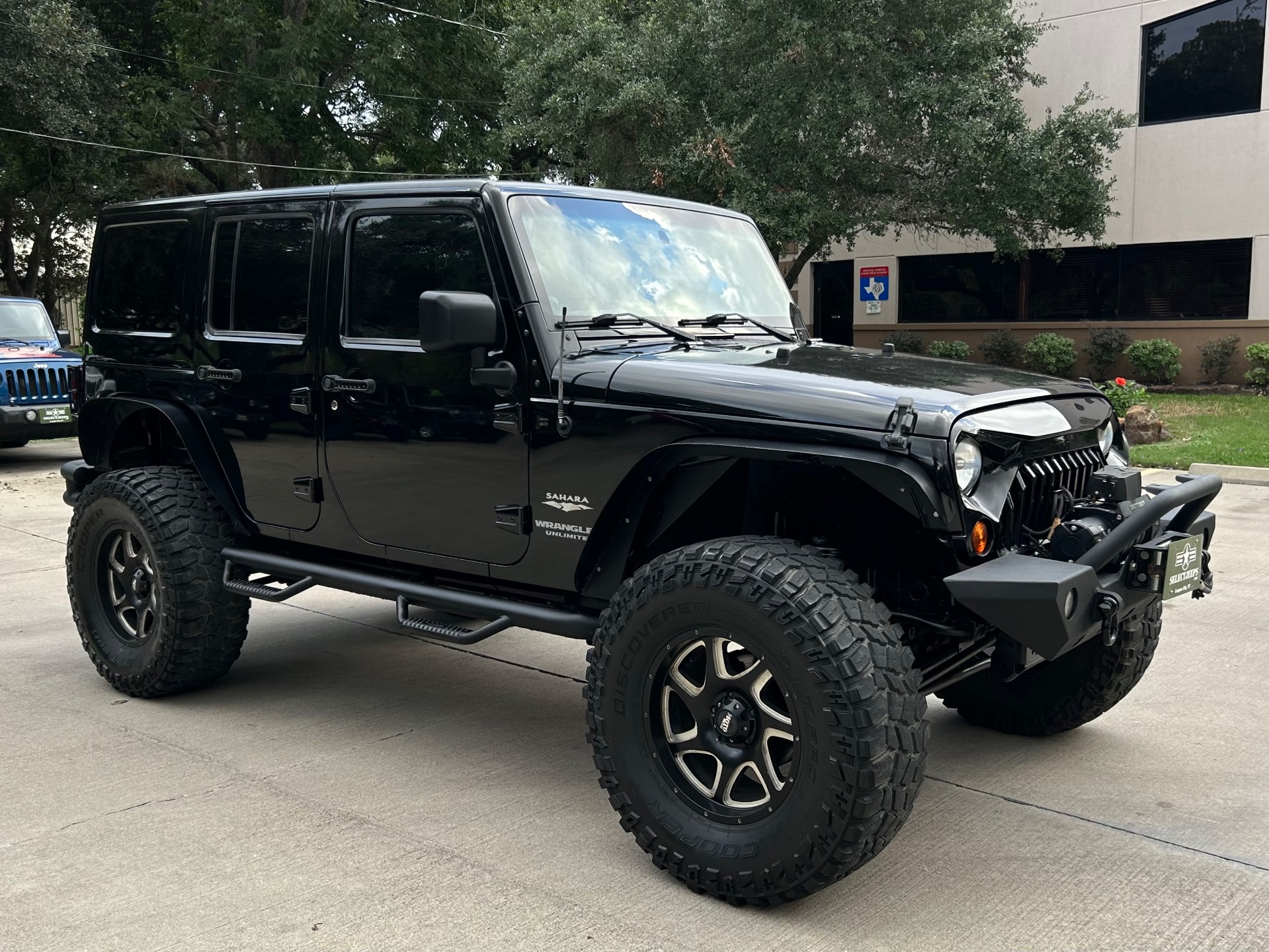 Used-2013-Jeep-Wrangler-Unlimited-Sahara