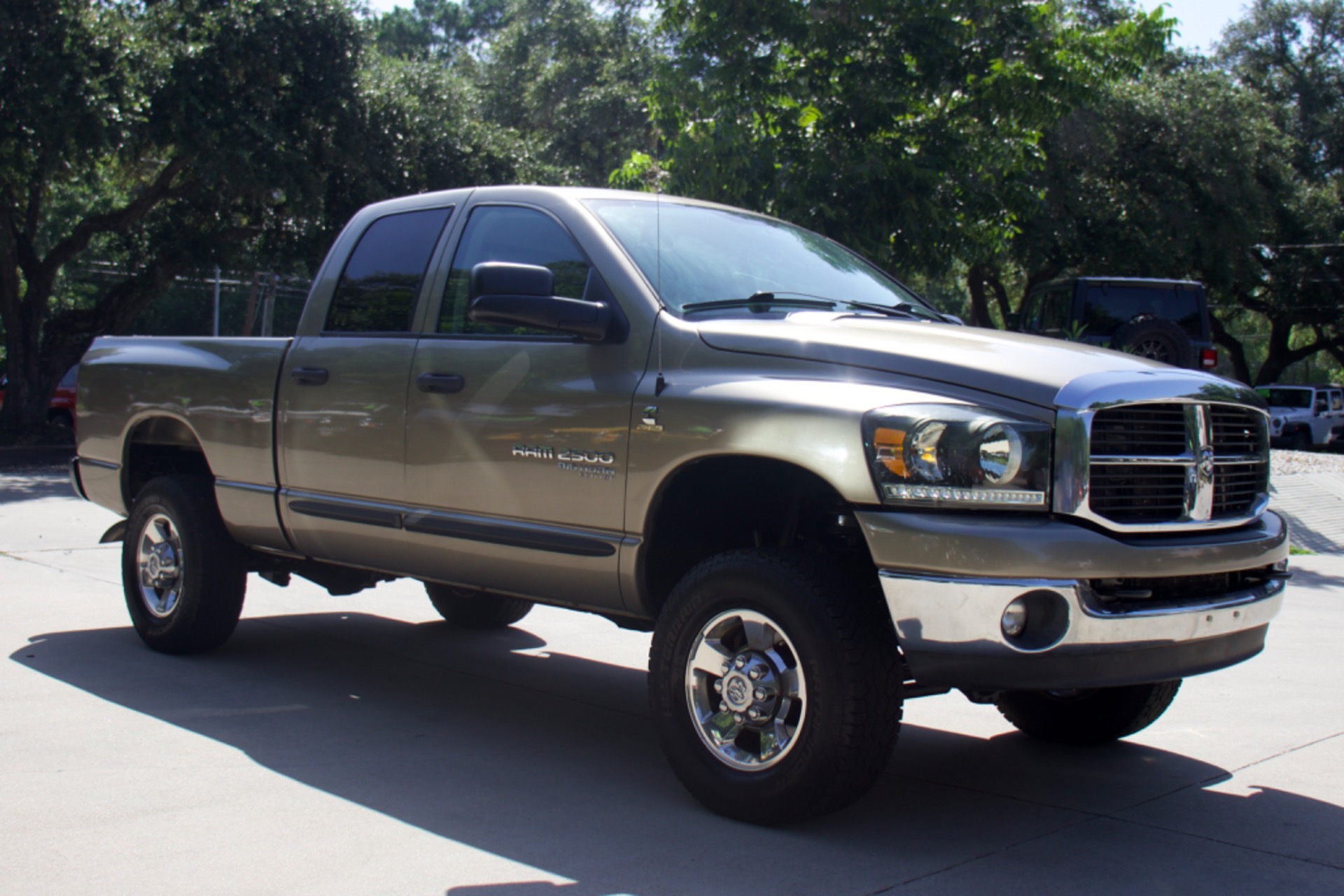 Used-2006-Dodge-Ram-2500-SLT