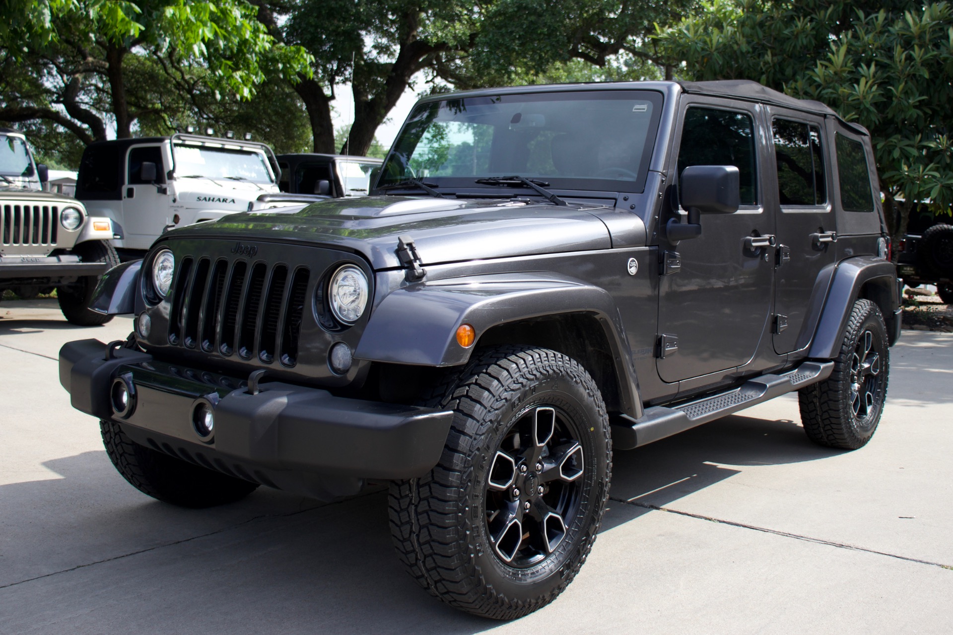 Used-2018-Jeep-Wrangler-JK-Unlimited-Altitude