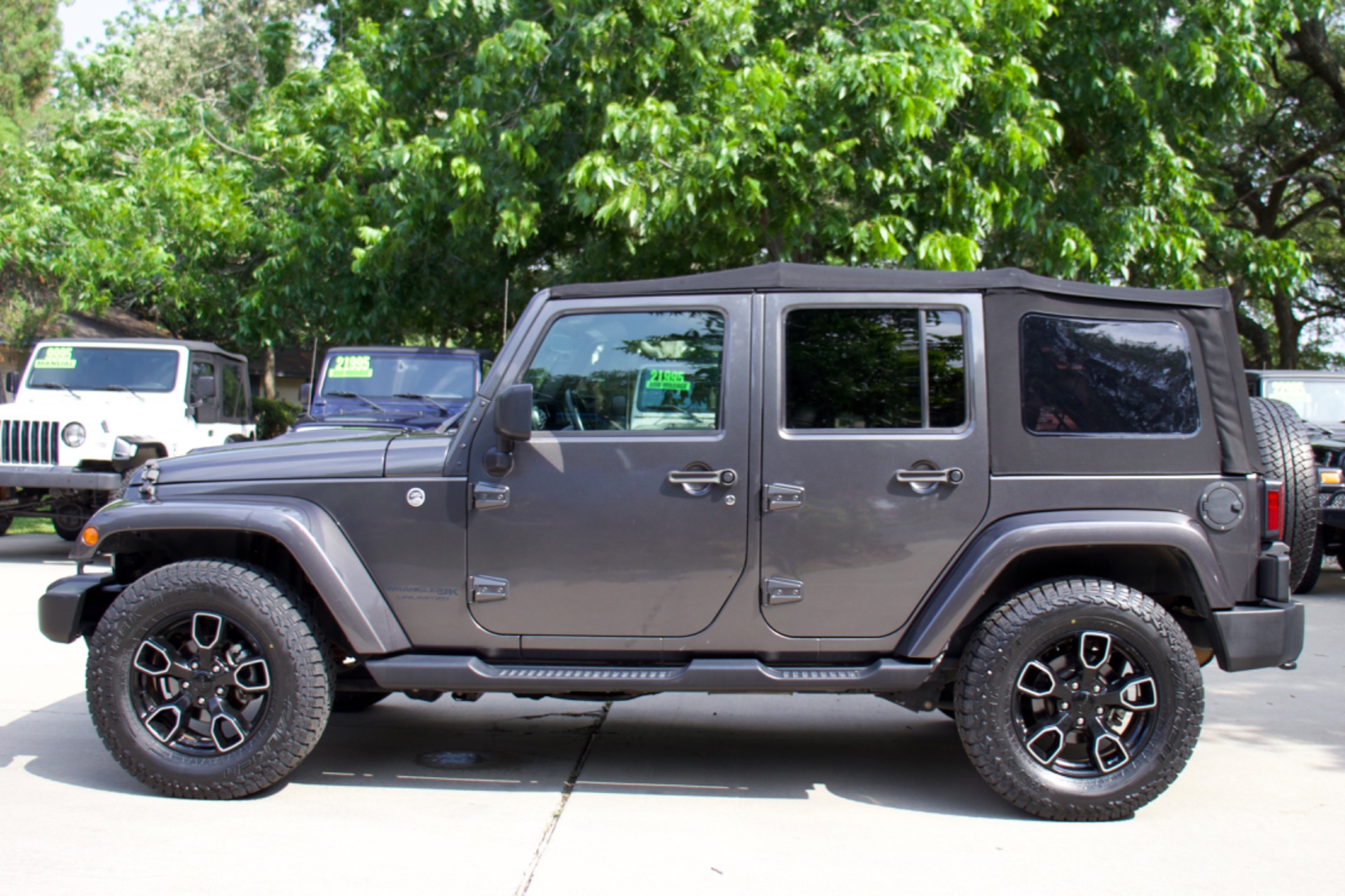 Used-2018-Jeep-Wrangler-JK-Unlimited-Altitude