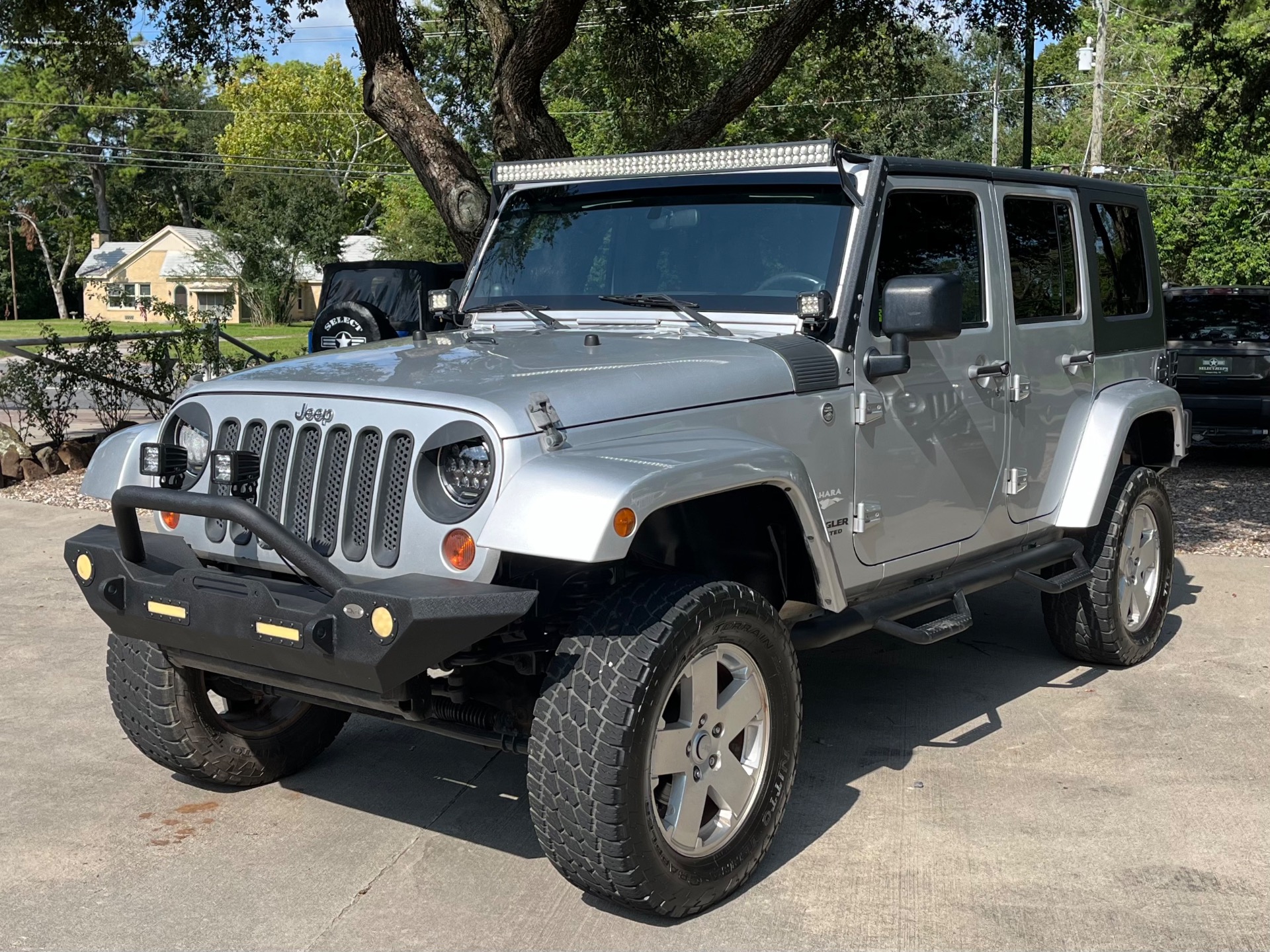 Used-2010-Jeep-Wrangler-Unlimited-Sahara