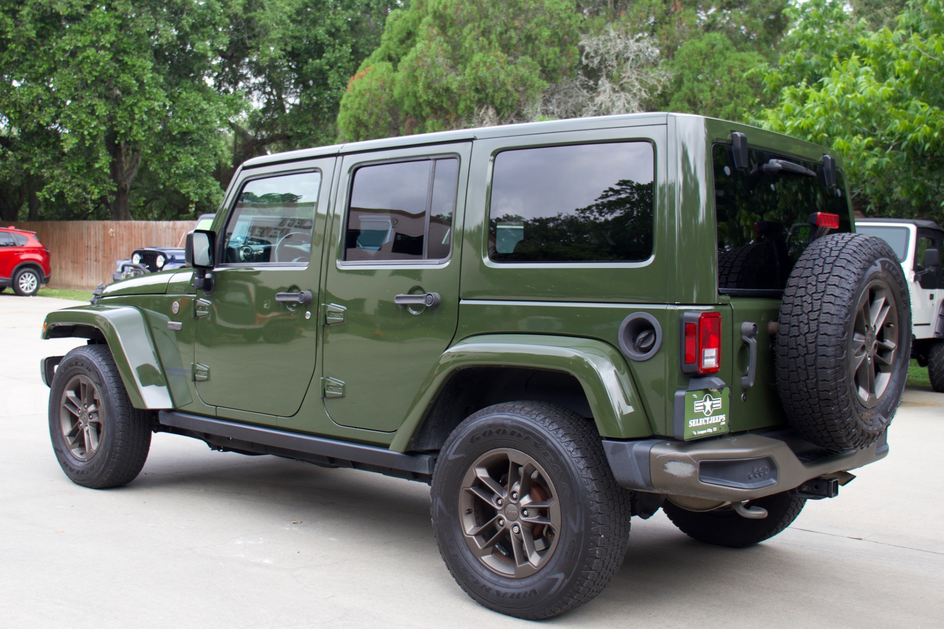 Used-2016-Jeep-Wrangler-Unlimited-Sahara-75th-Anniversary