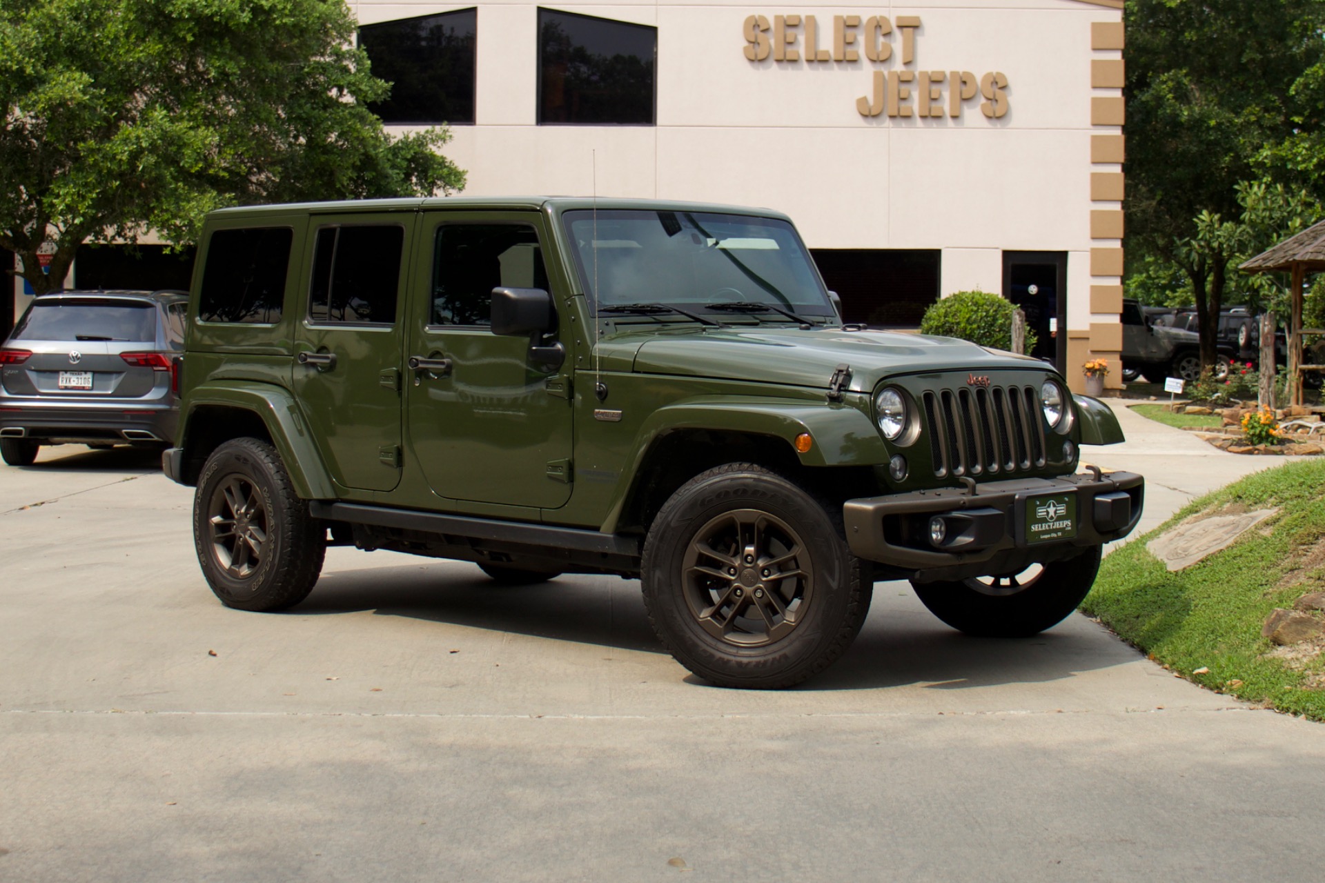 Used-2016-Jeep-Wrangler-Unlimited-Sahara-75th-Anniversary