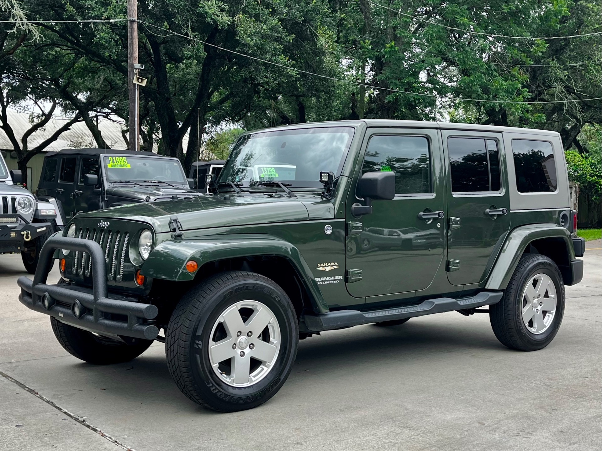 Used-2008-Jeep-Wrangler-Unlimited-Sahara