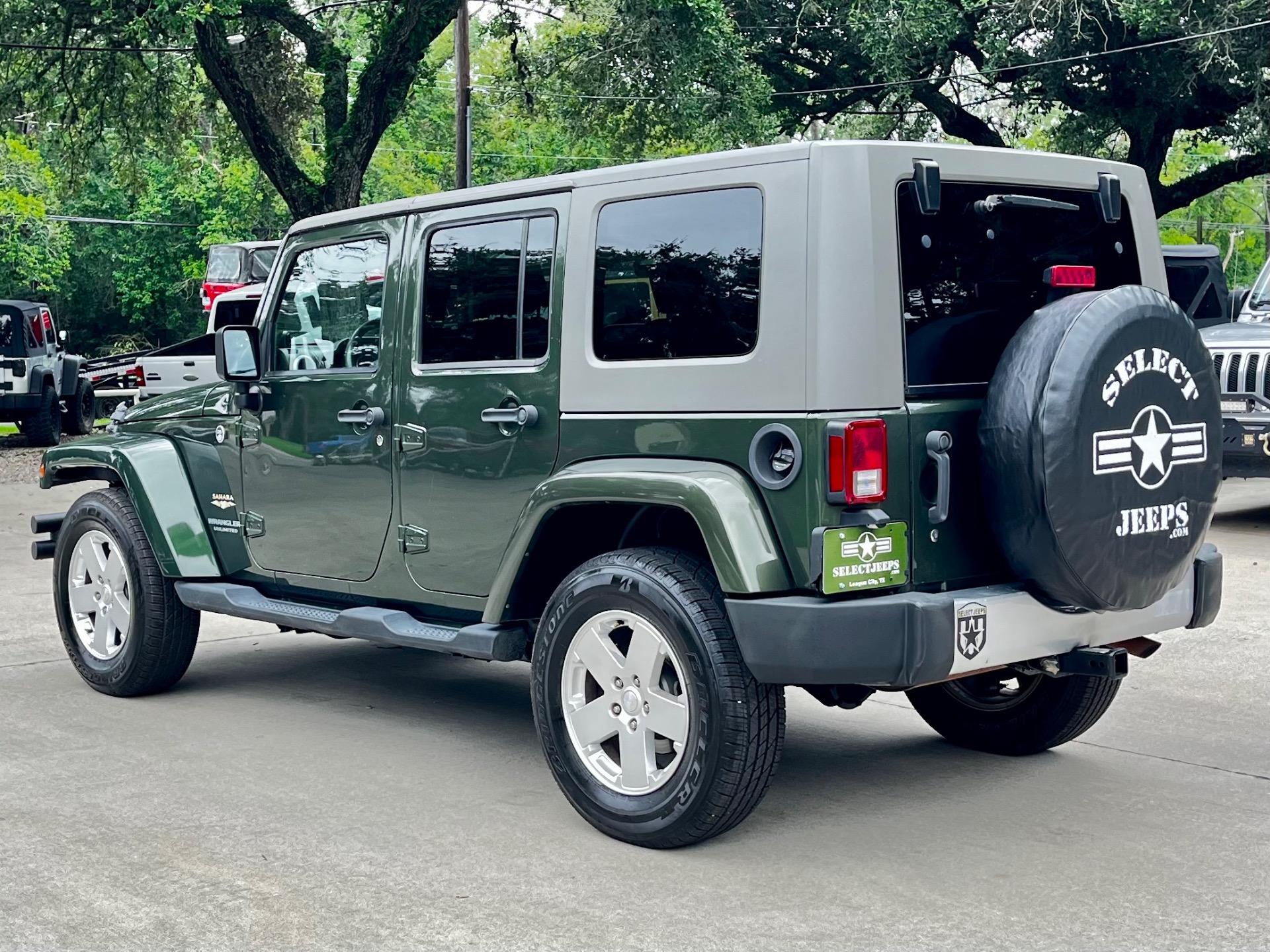 Used-2008-Jeep-Wrangler-Unlimited-Sahara