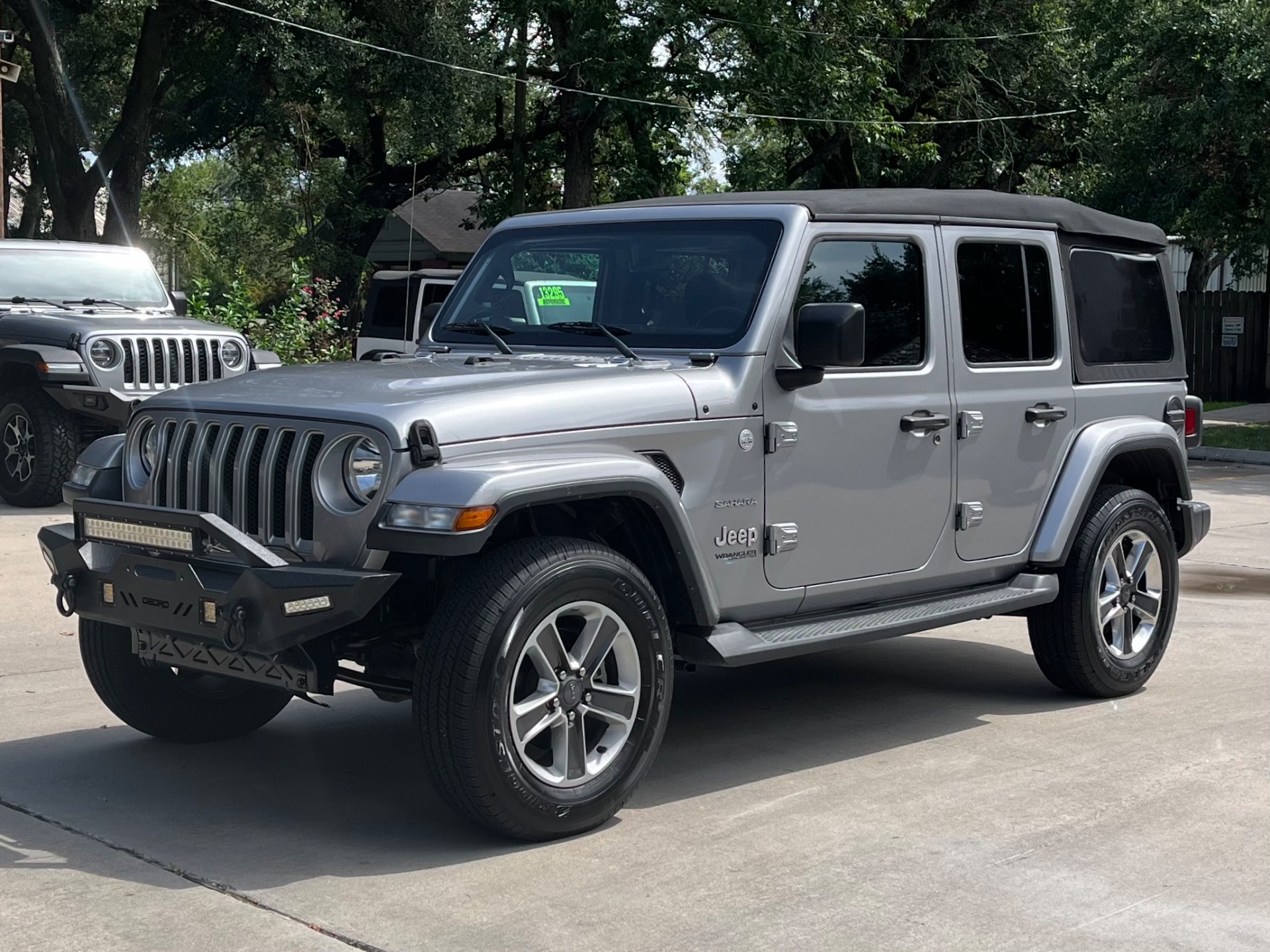 Used-2018-Jeep-Wrangler-Unlimited-Sahara