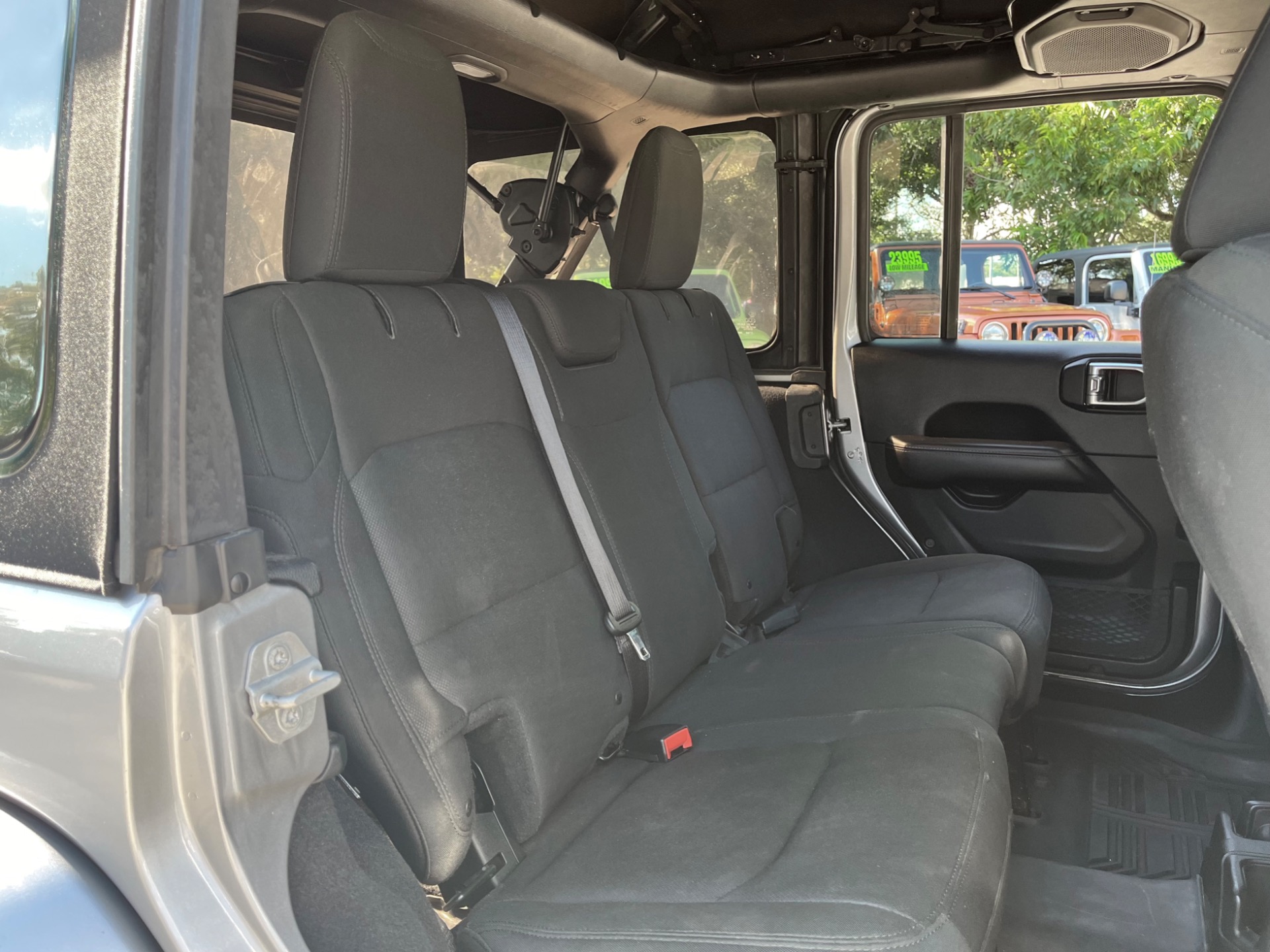 Used-2018-Jeep-Wrangler-Unlimited-Sahara