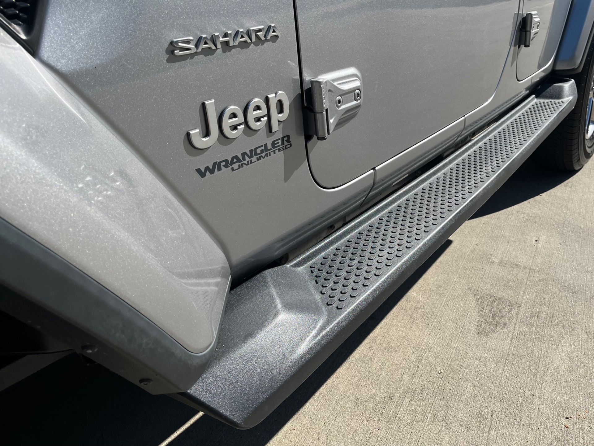 Used-2018-Jeep-Wrangler-Unlimited-Sahara