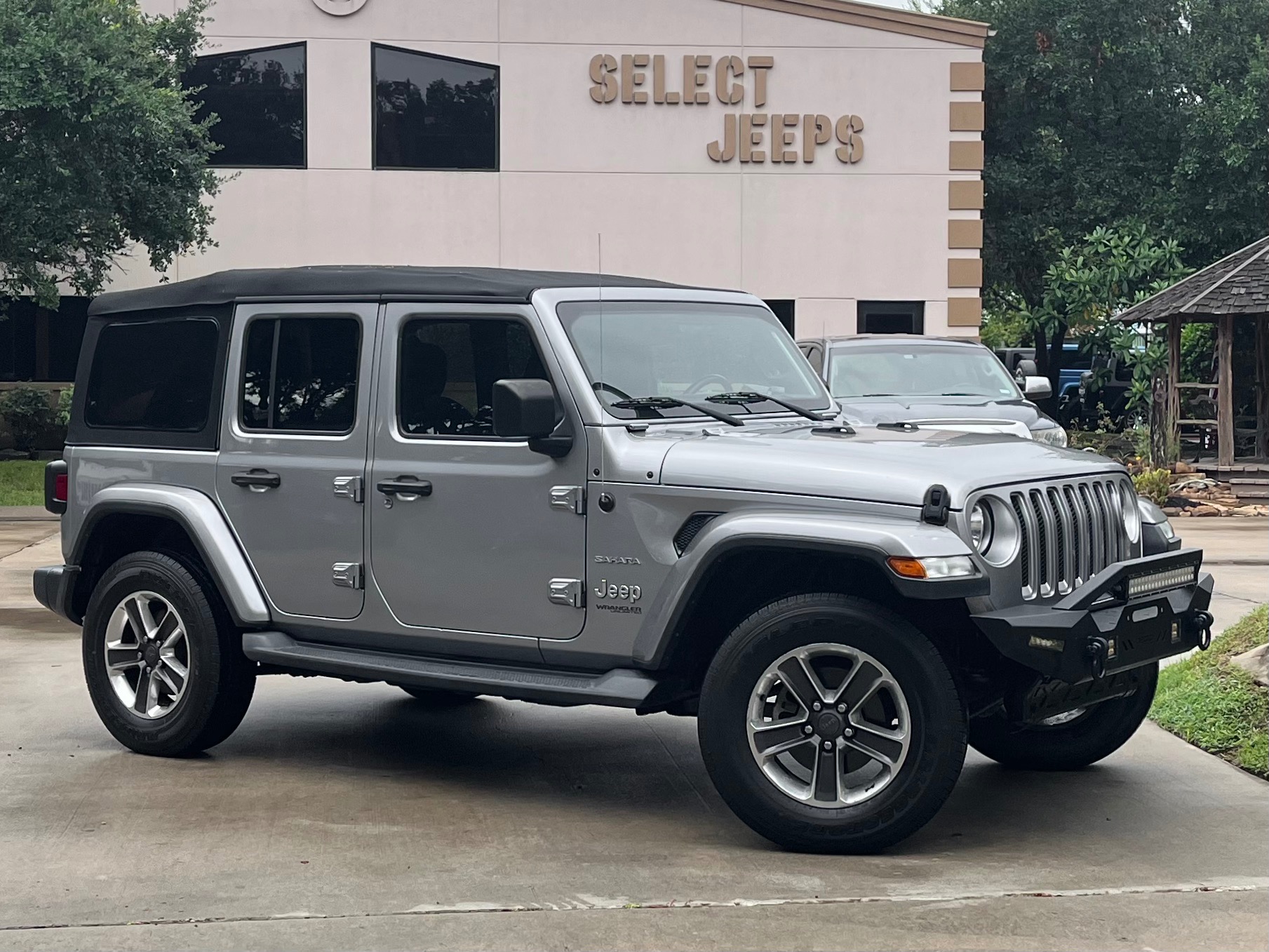 Used-2018-Jeep-Wrangler-Unlimited-Sahara