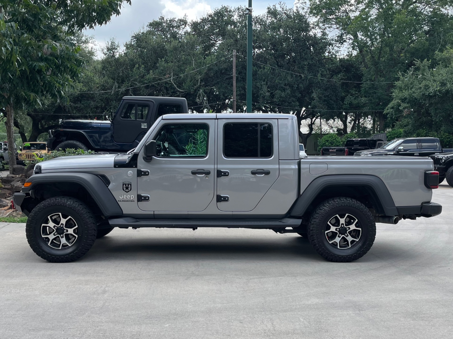 Used-2020-Jeep-Gladiator-Overland