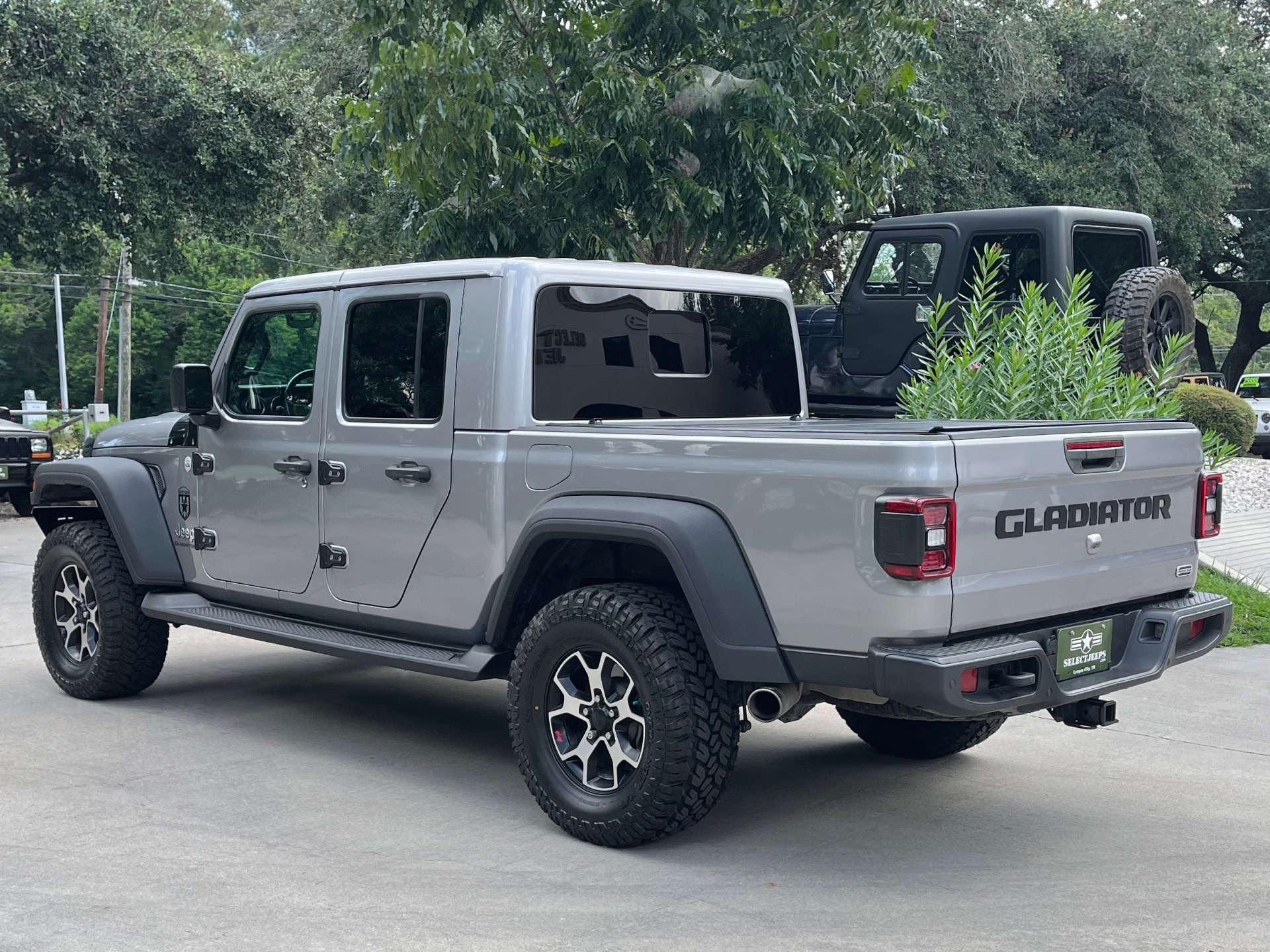 Used-2020-Jeep-Gladiator-Overland