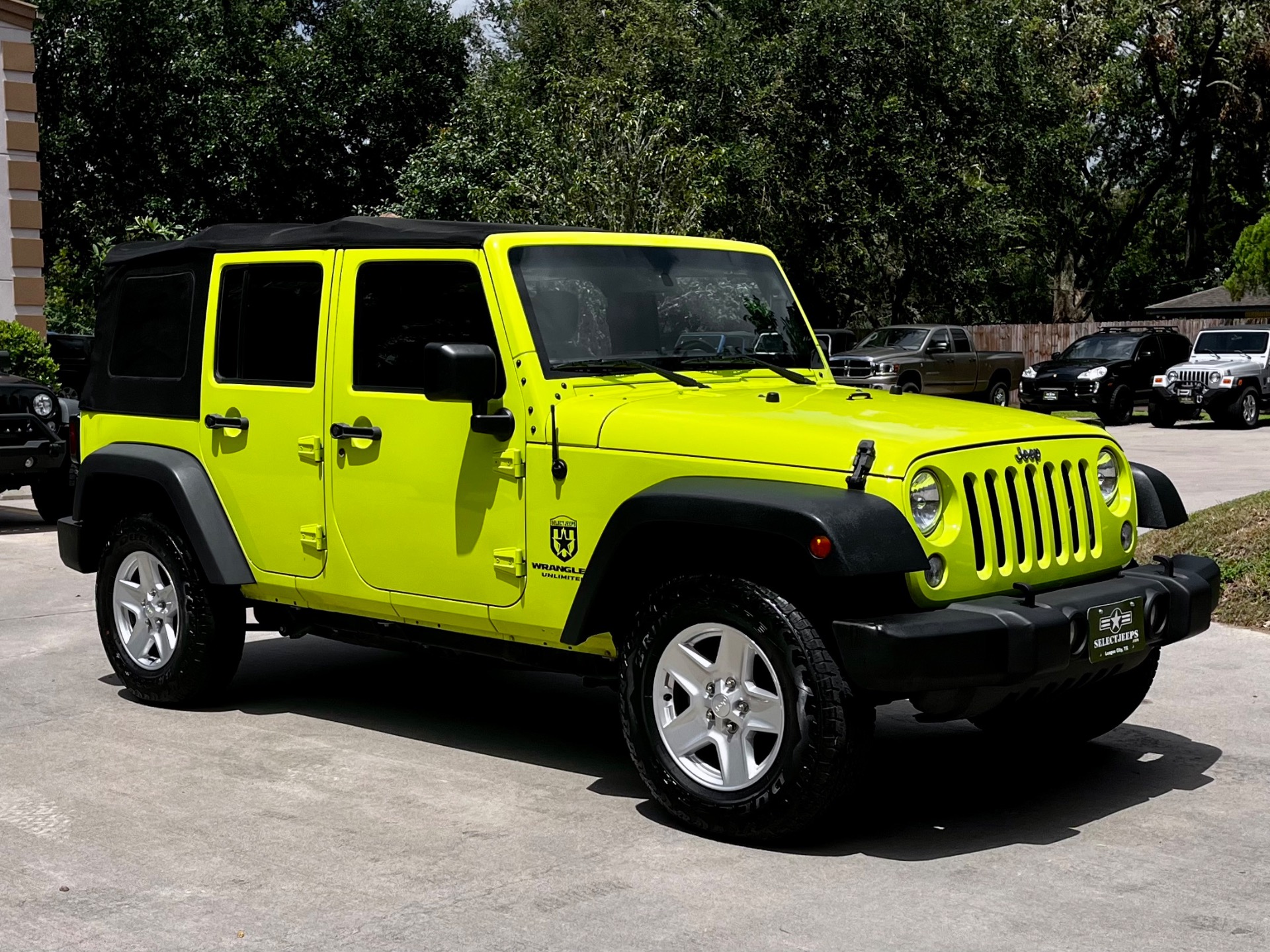 Used-2016-Jeep-Wrangler-Unlimited-Sport