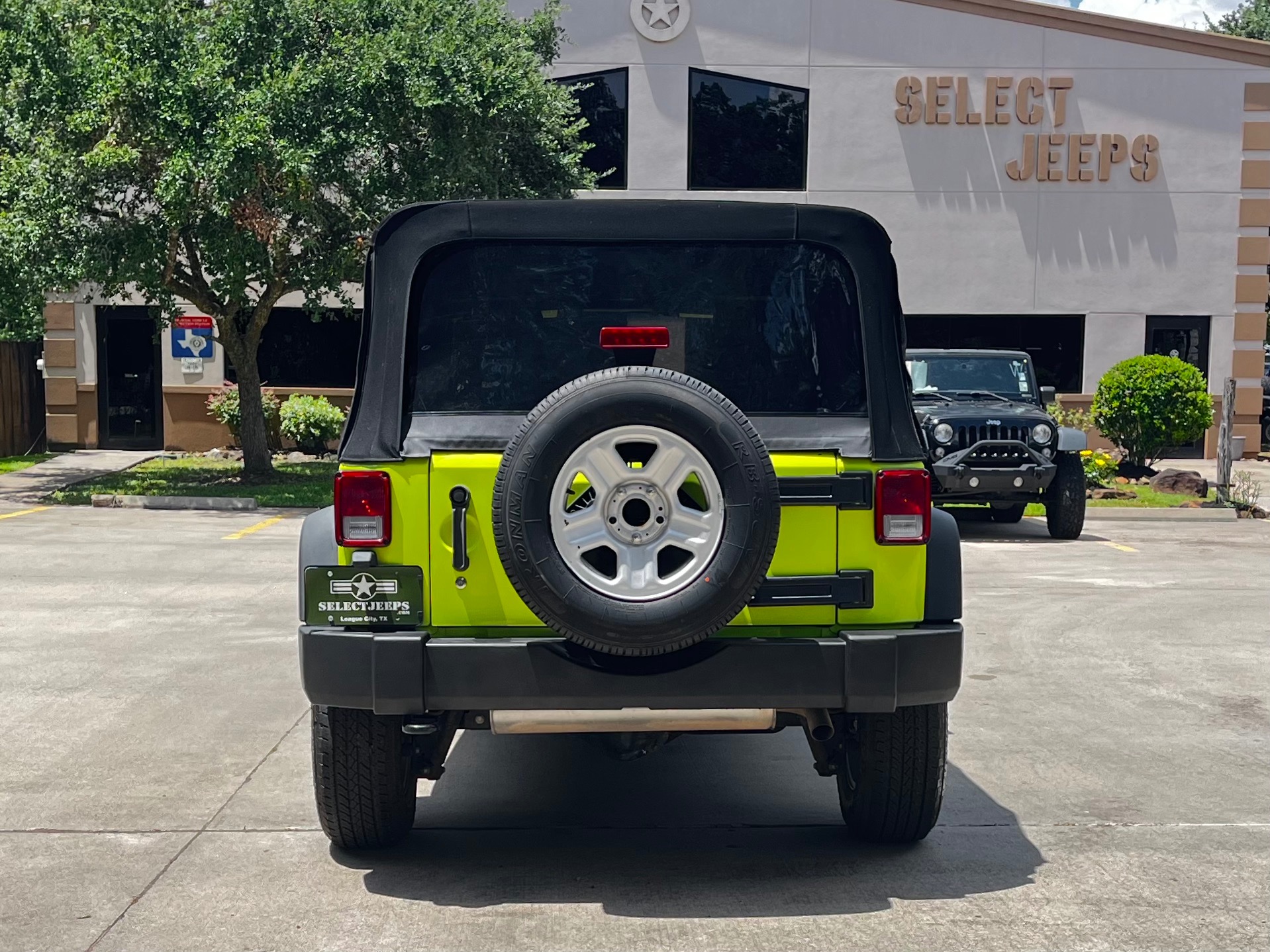 Used-2016-Jeep-Wrangler-Unlimited-Sport