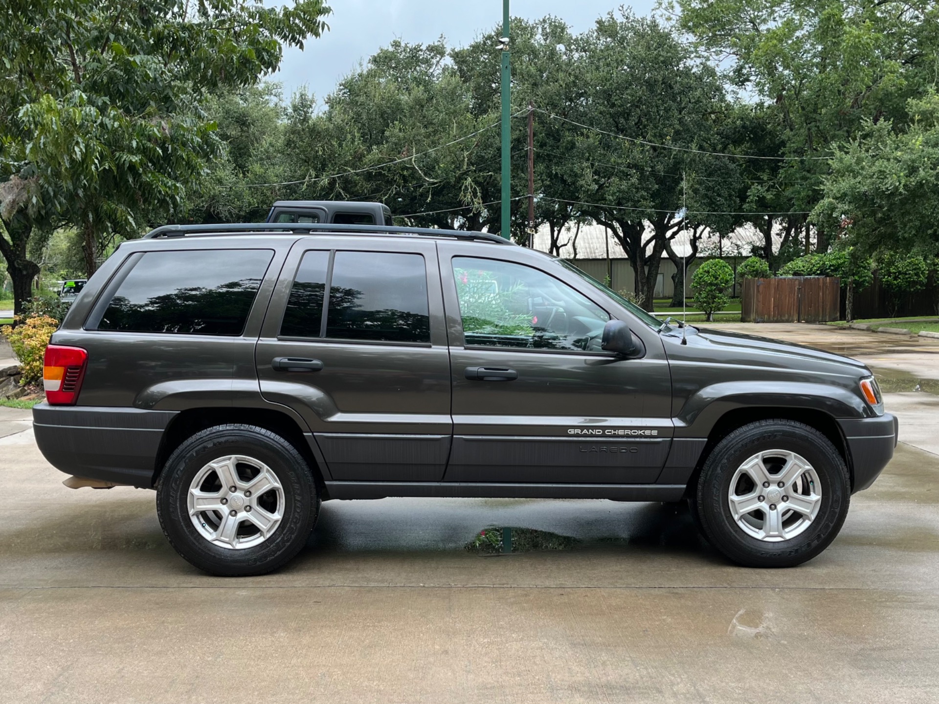 Used-2004-Jeep-Grand-Cherokee-Laredo