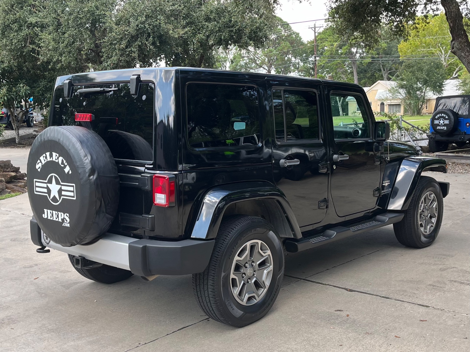 Used-2012-Jeep-Wrangler-Unlimited-Sahara