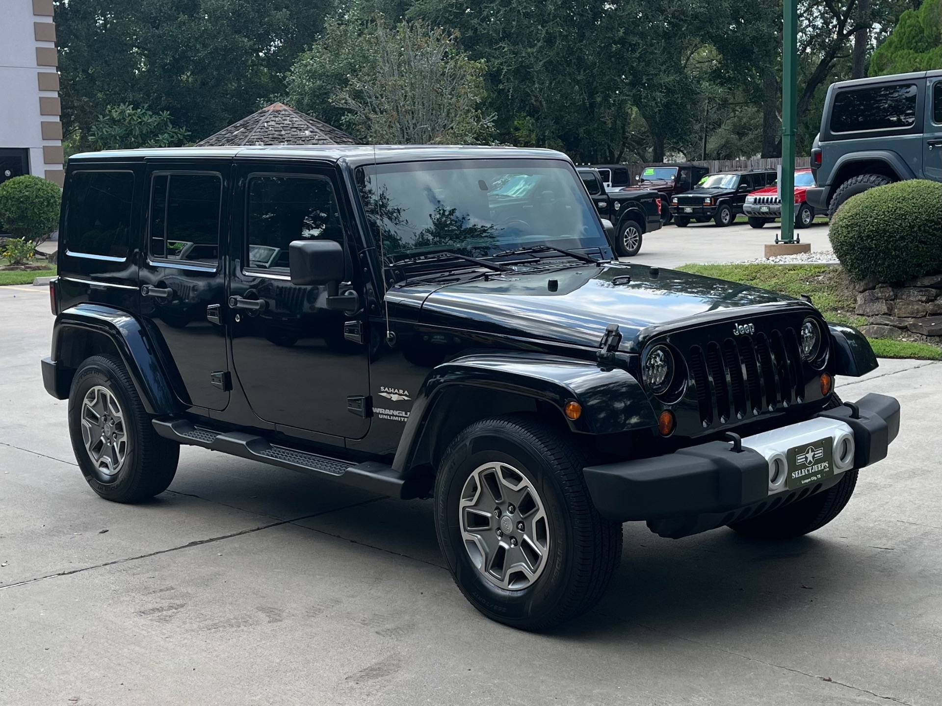 Used-2012-Jeep-Wrangler-Unlimited-Sahara