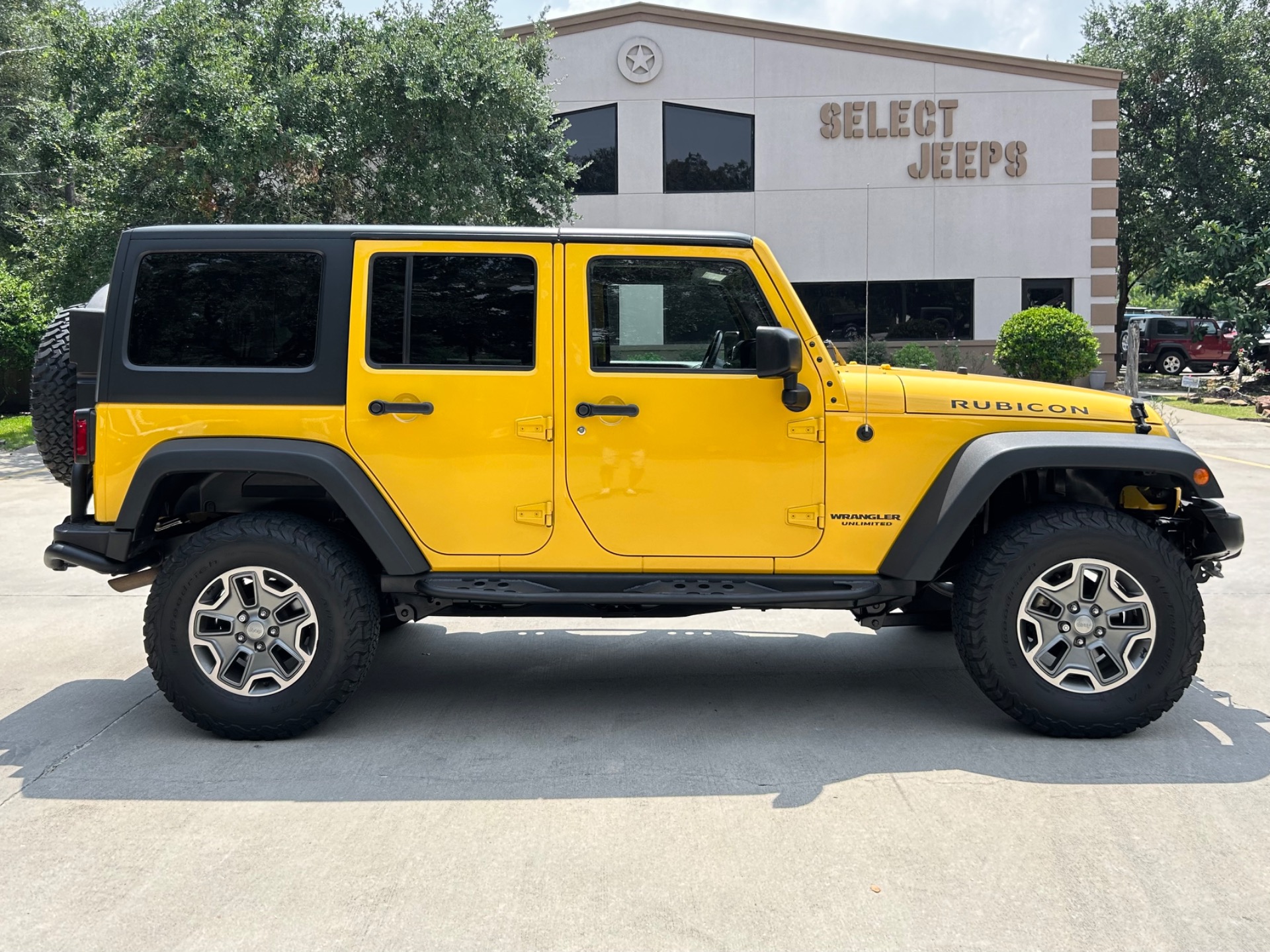 Used-2015-Jeep-Wrangler-Unlimited-Rubicon