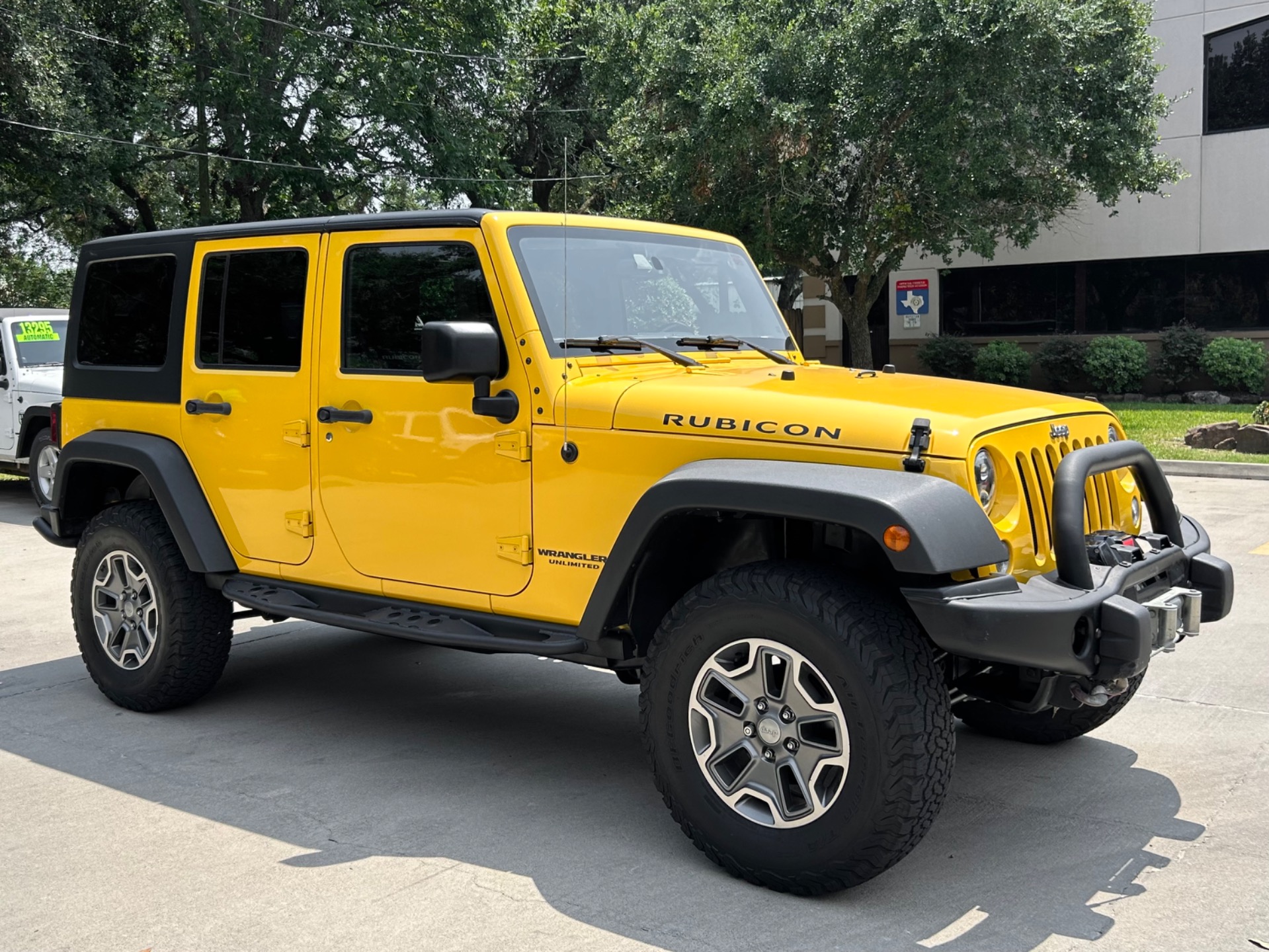 Used-2015-Jeep-Wrangler-Unlimited-Rubicon