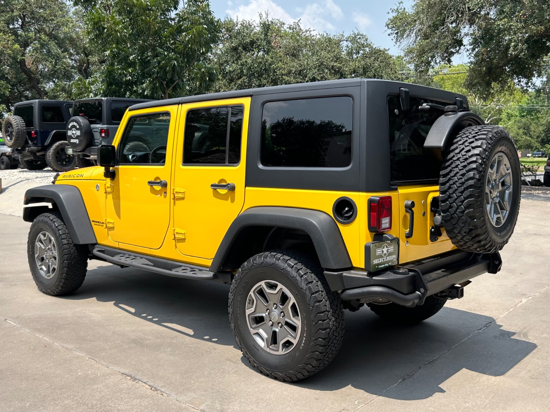 Used-2015-Jeep-Wrangler-Unlimited-Rubicon