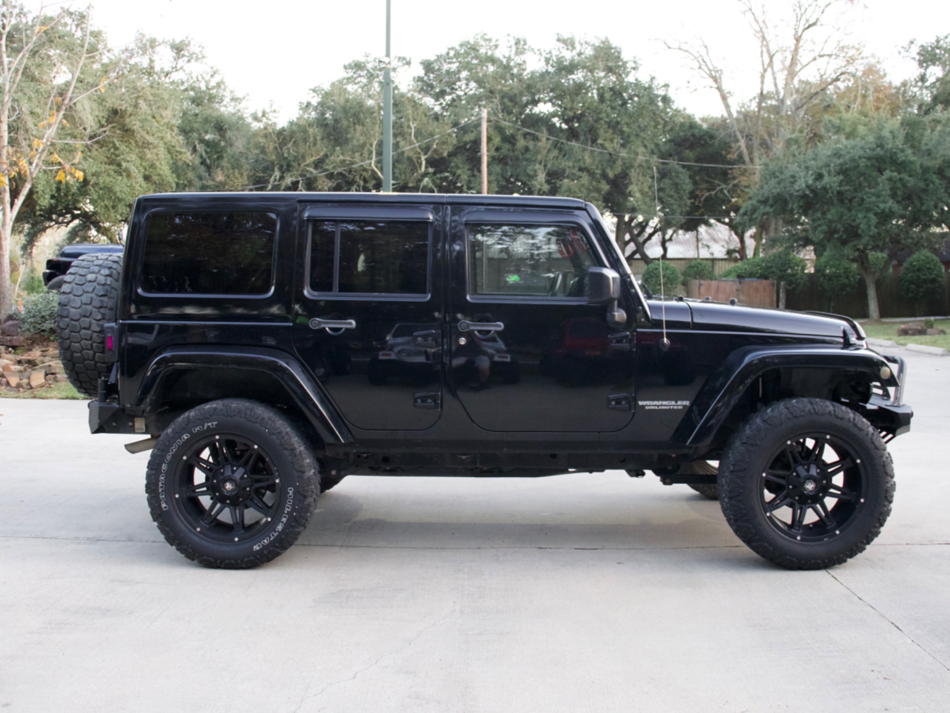 Used-2015-Jeep-Wrangler-Unlimited-Sahara