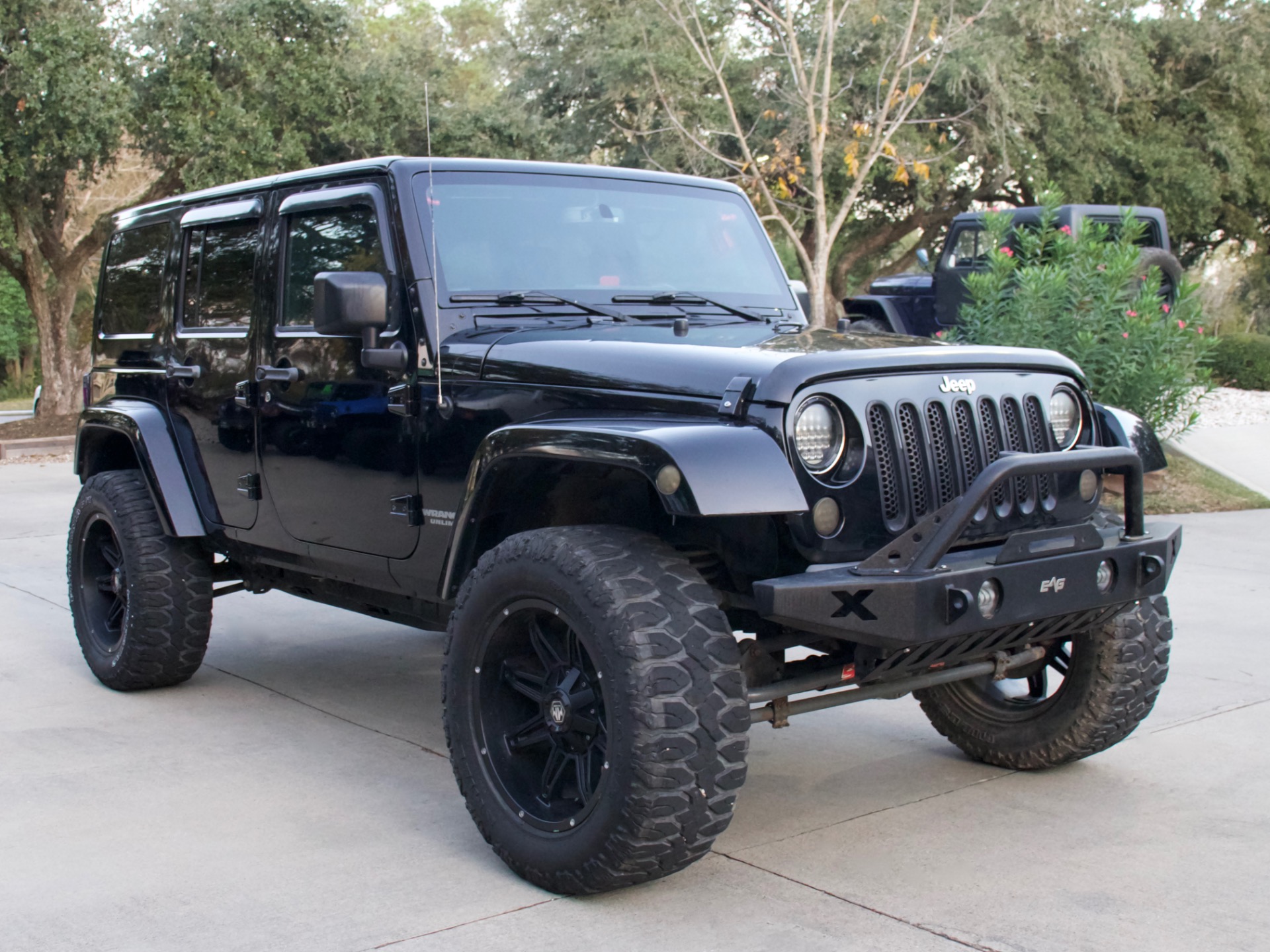 Used-2015-Jeep-Wrangler-Unlimited-Sahara