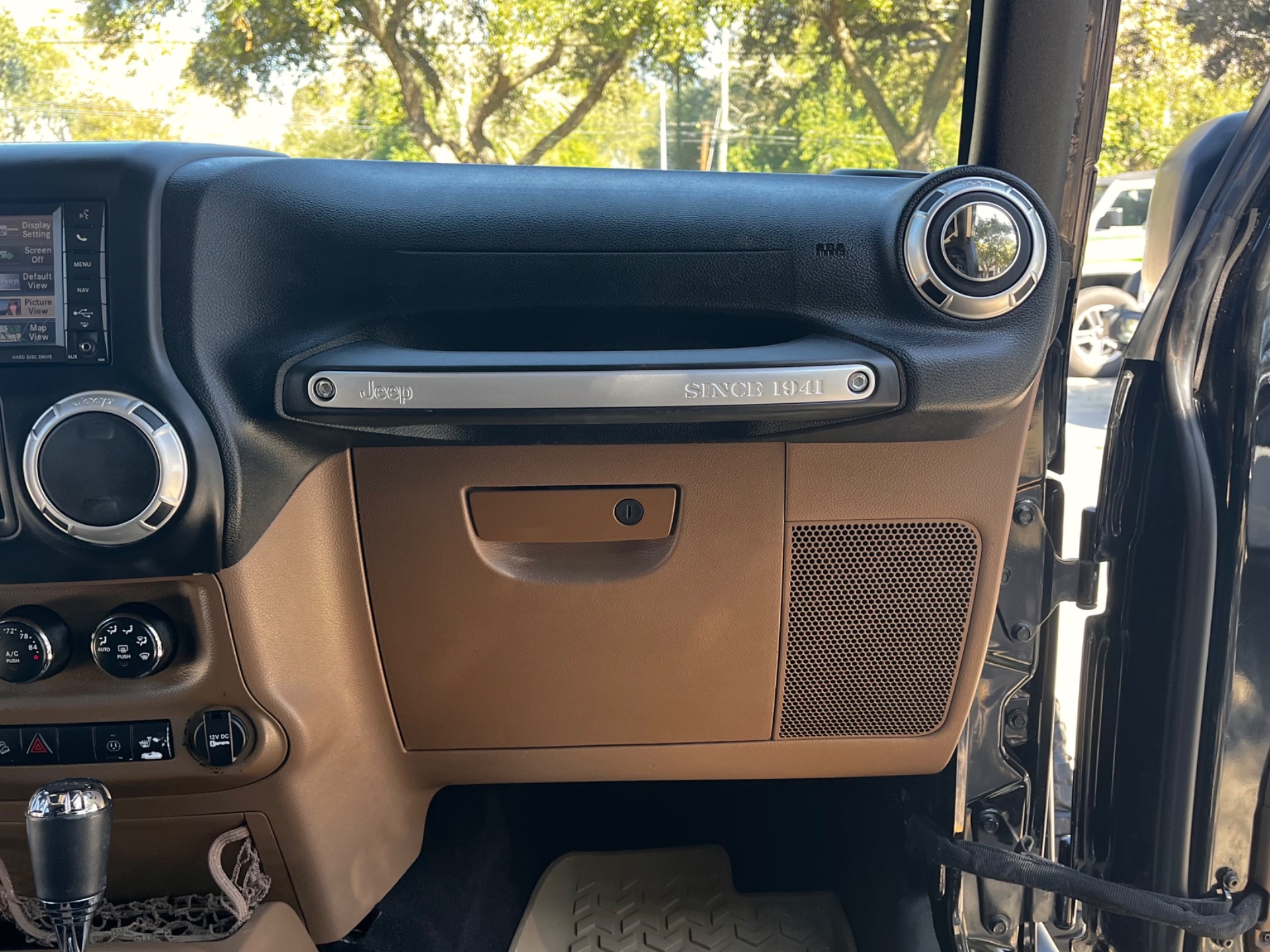 Used-2015-Jeep-Wrangler-Unlimited-Sahara