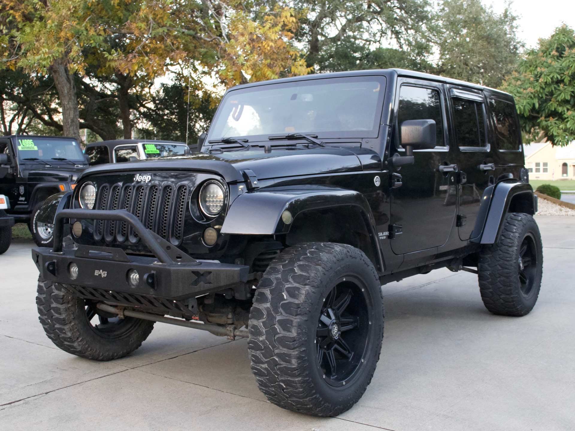 Used-2015-Jeep-Wrangler-Unlimited-Sahara