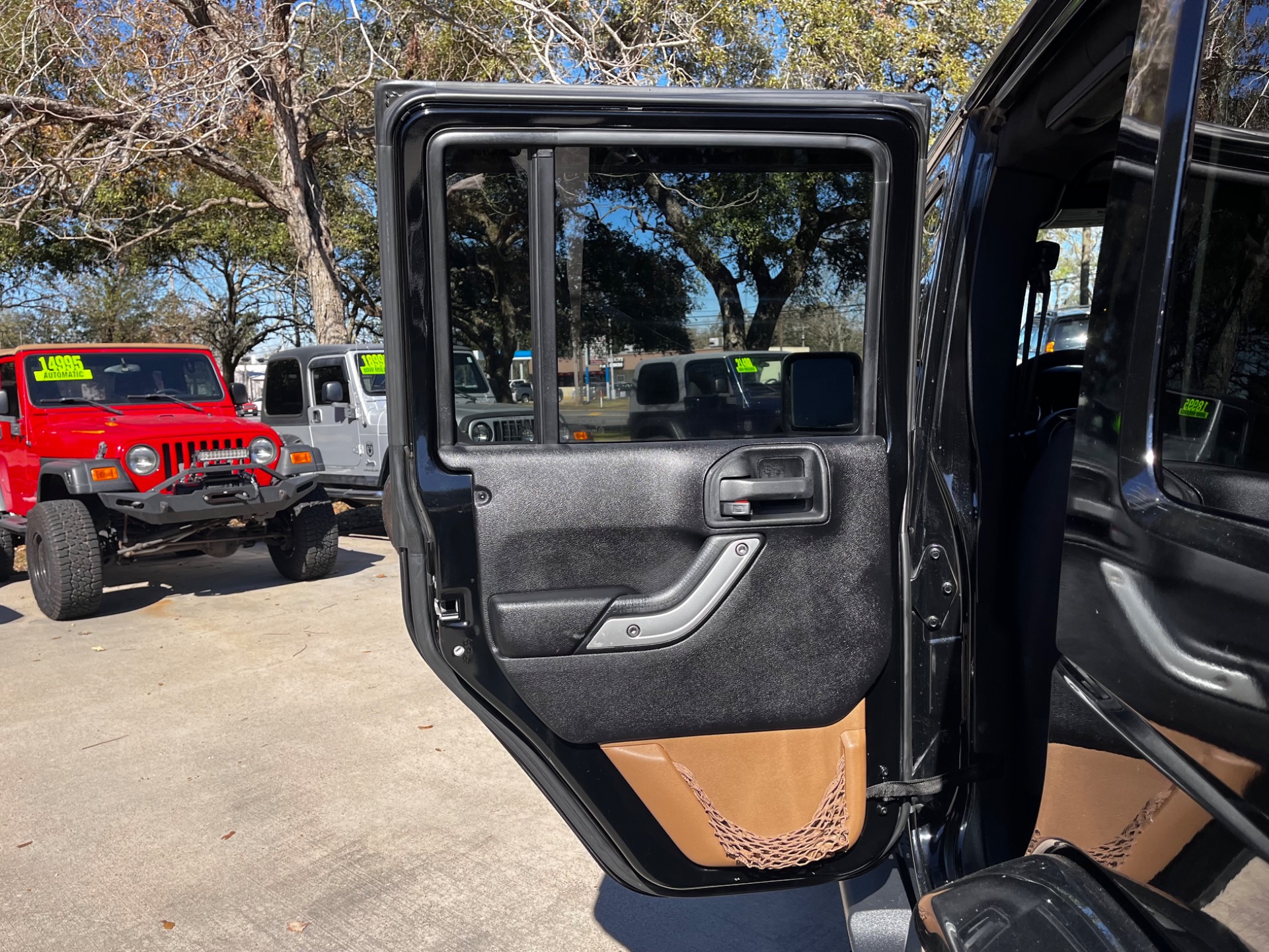 Used-2015-Jeep-Wrangler-Unlimited-Sahara