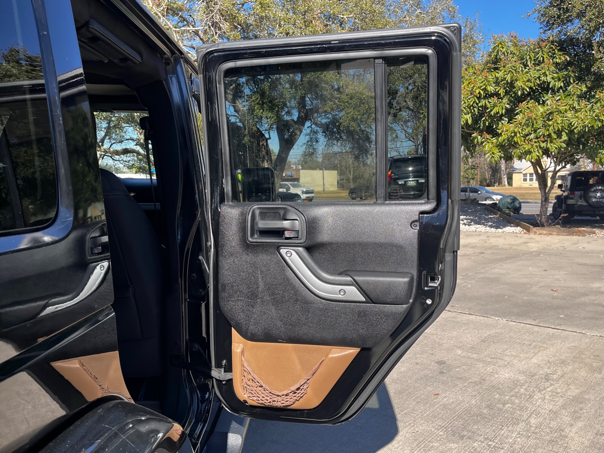 Used-2015-Jeep-Wrangler-Unlimited-Sahara