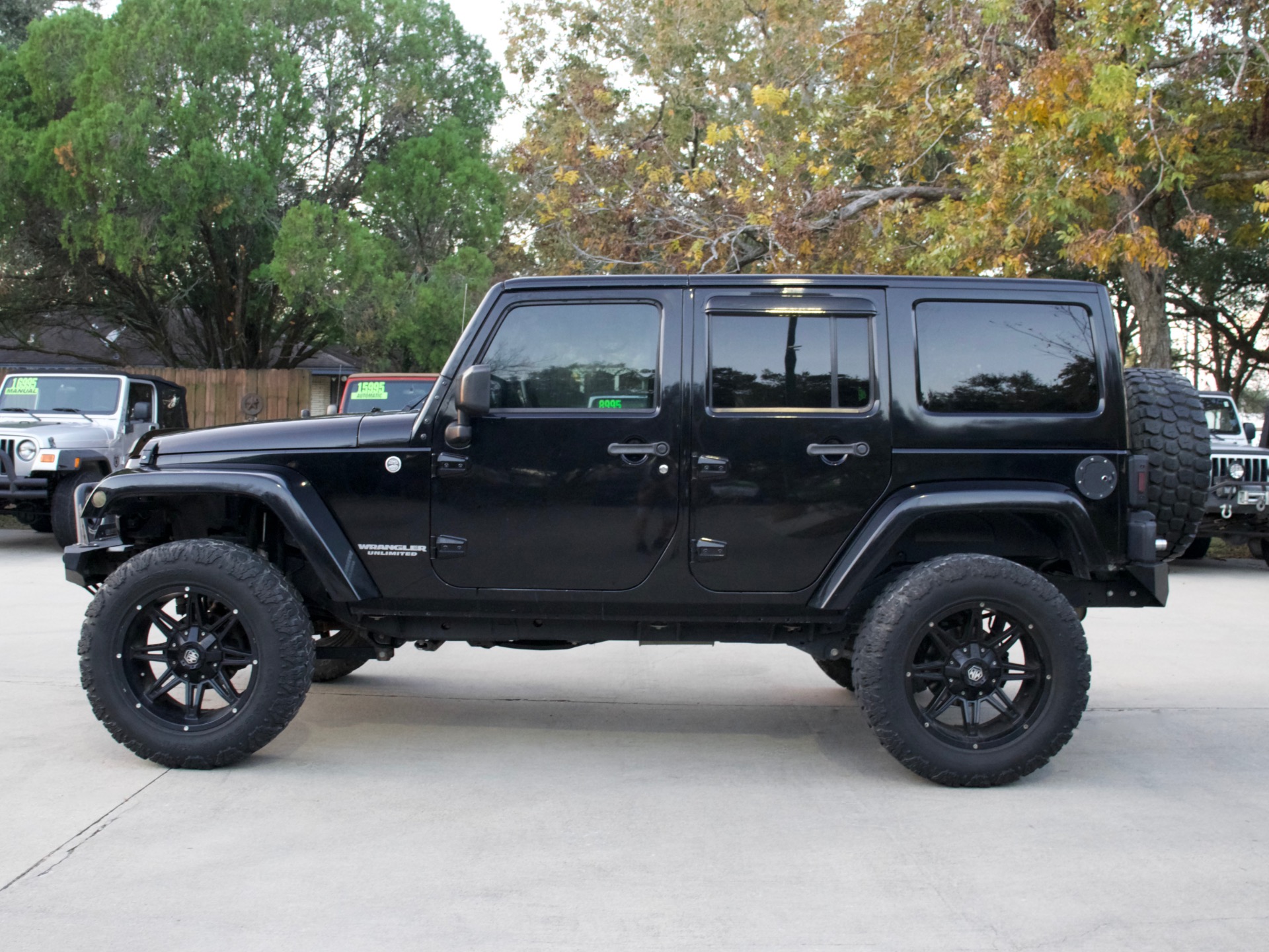 Used-2015-Jeep-Wrangler-Unlimited-Sahara