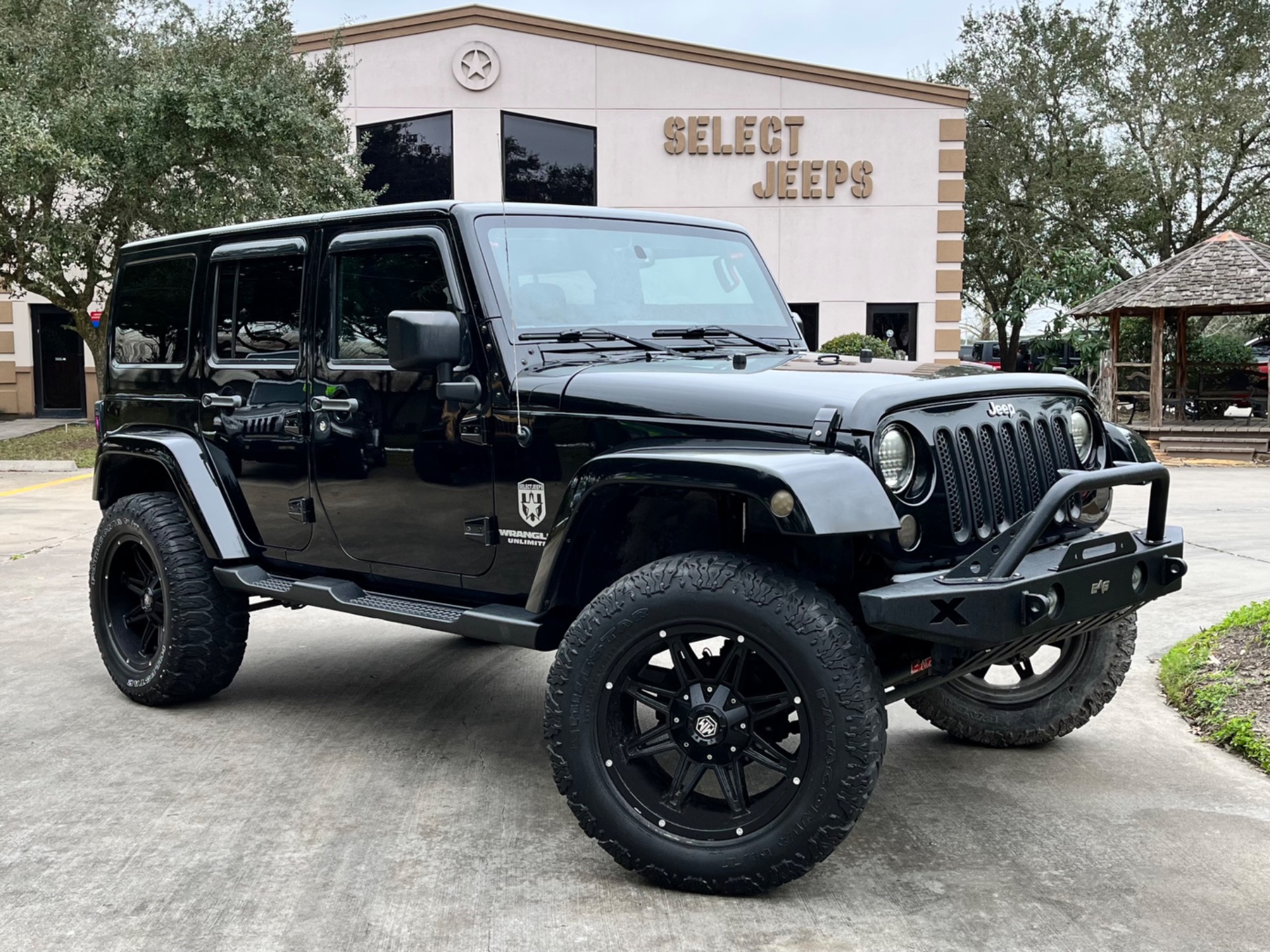 Used-2015-Jeep-Wrangler-Unlimited-Sahara