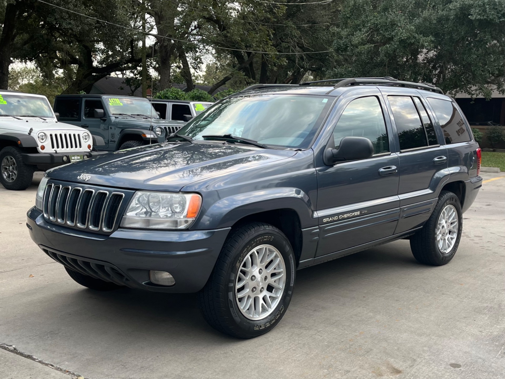 Used-2003-Jeep-Grand-Cherokee-Limited