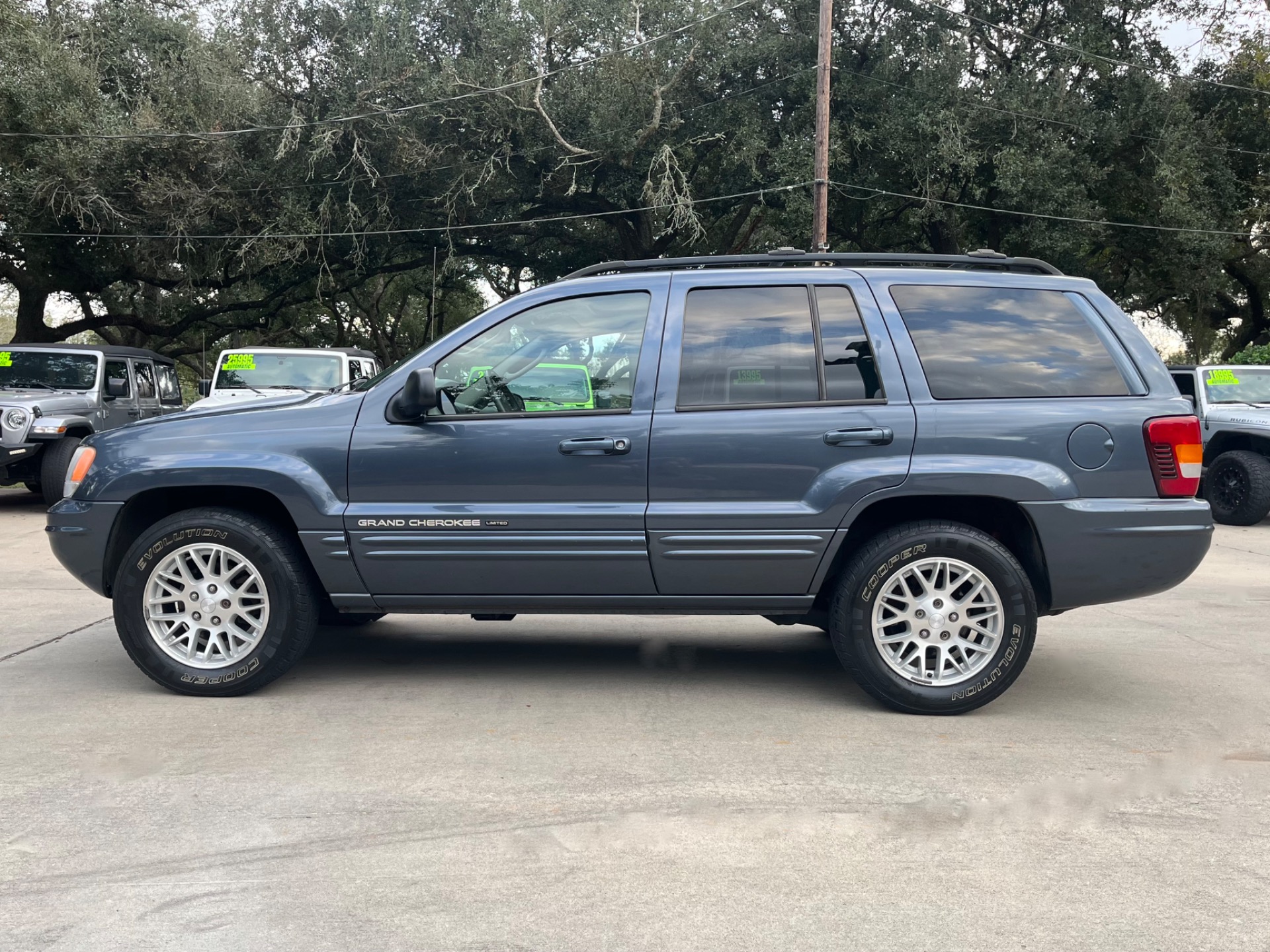 Used-2003-Jeep-Grand-Cherokee-Limited