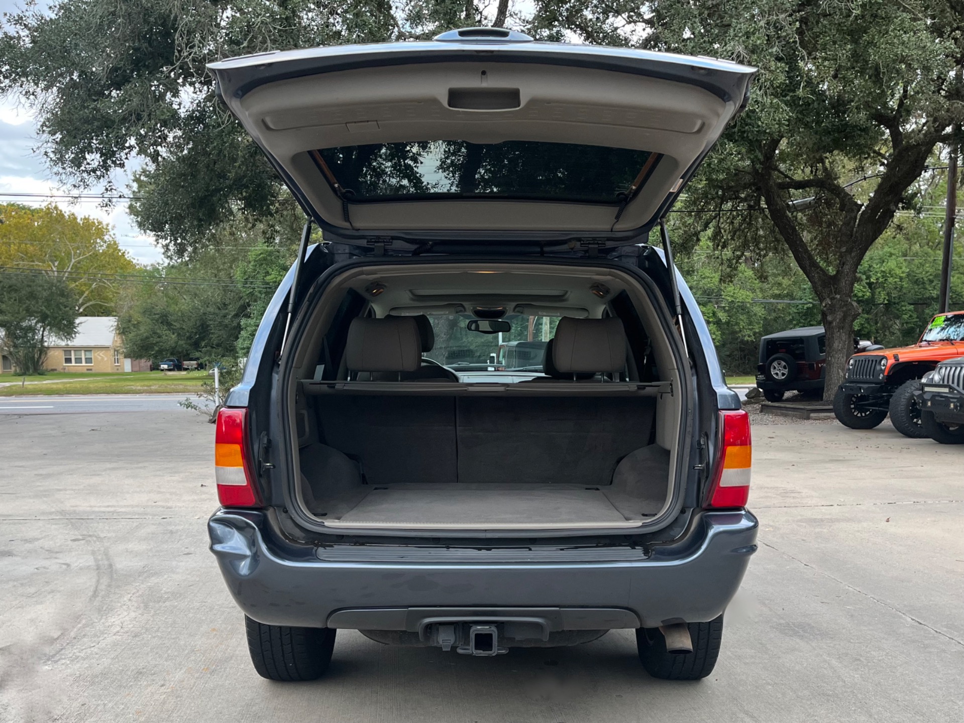 Used-2003-Jeep-Grand-Cherokee-Limited