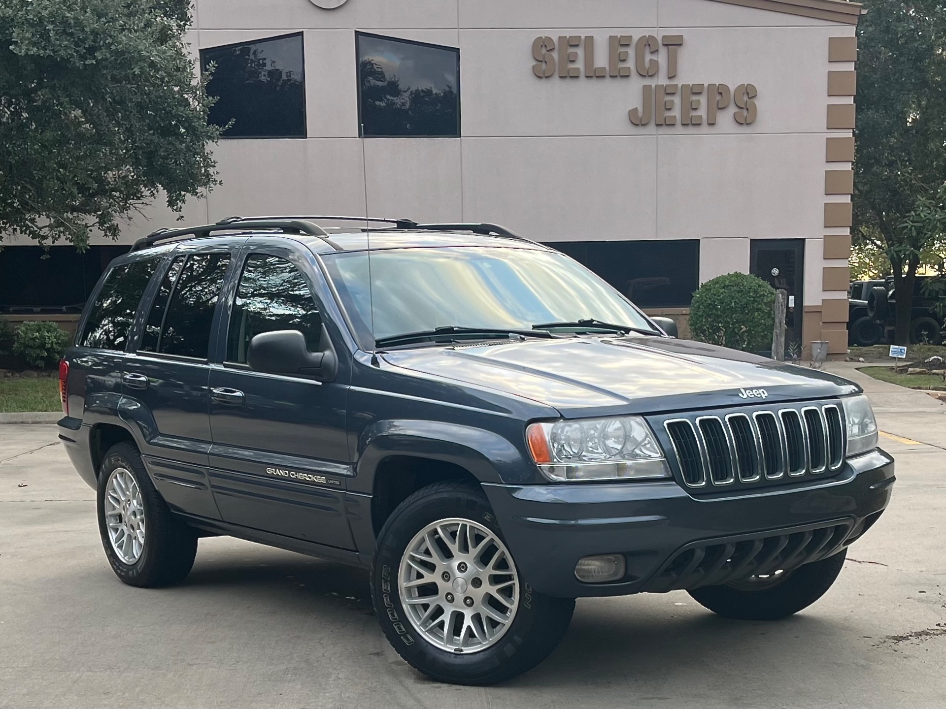 Used-2003-Jeep-Grand-Cherokee-Limited