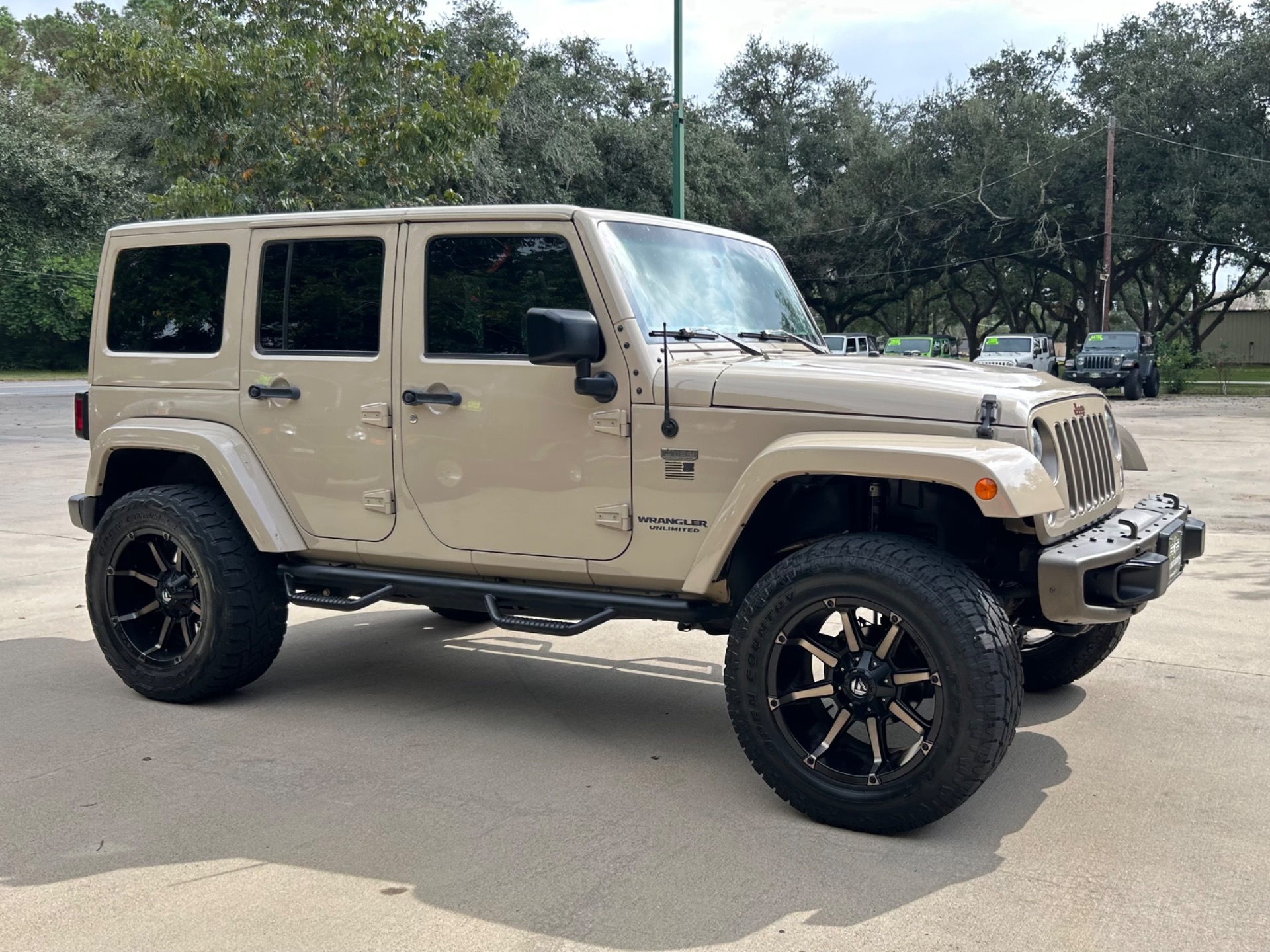 Used-2016-Jeep-Wrangler-Unlimited-Sahara-75th-Anniversary