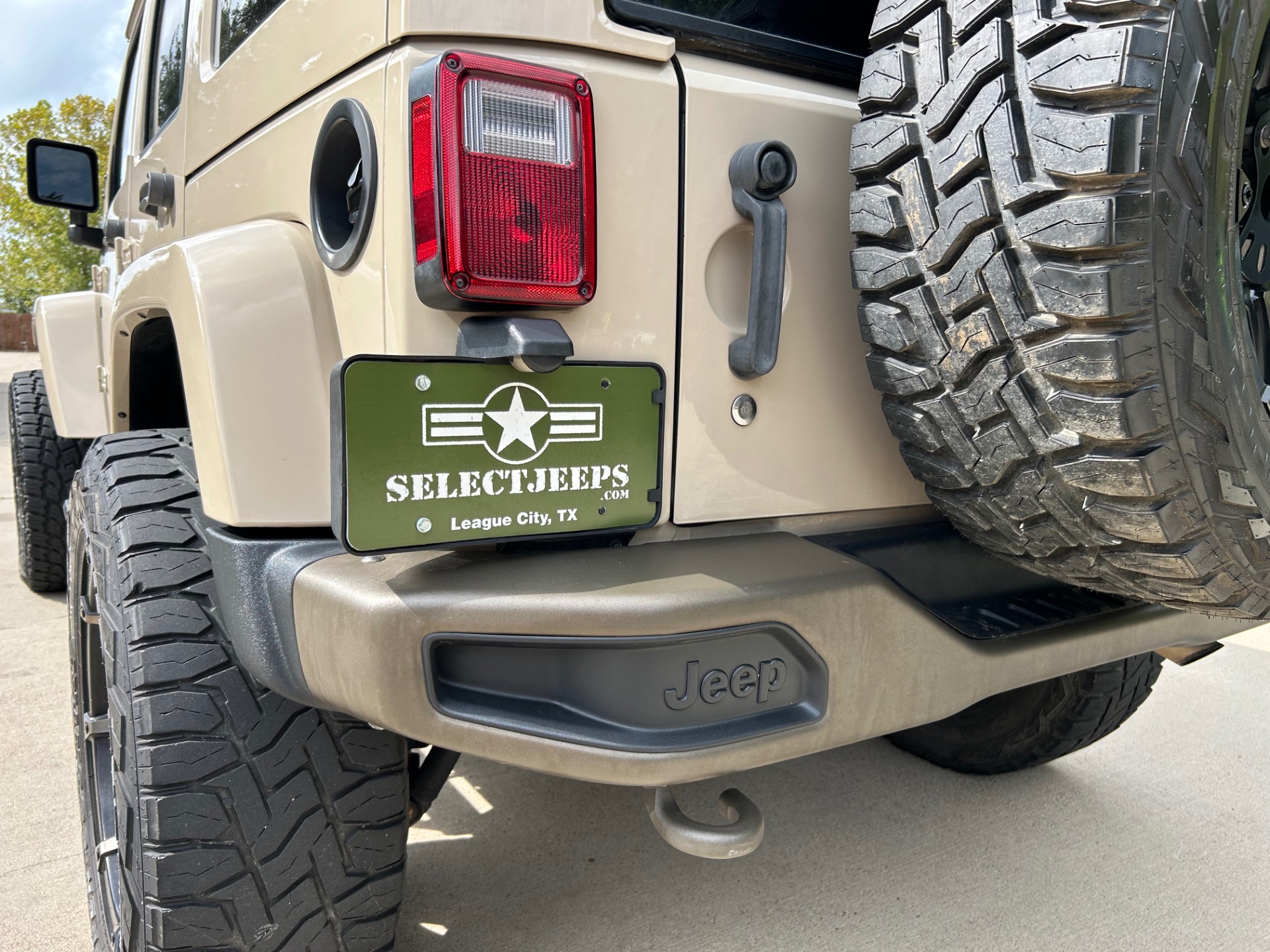 Used-2016-Jeep-Wrangler-Unlimited-Sahara-75th-Anniversary