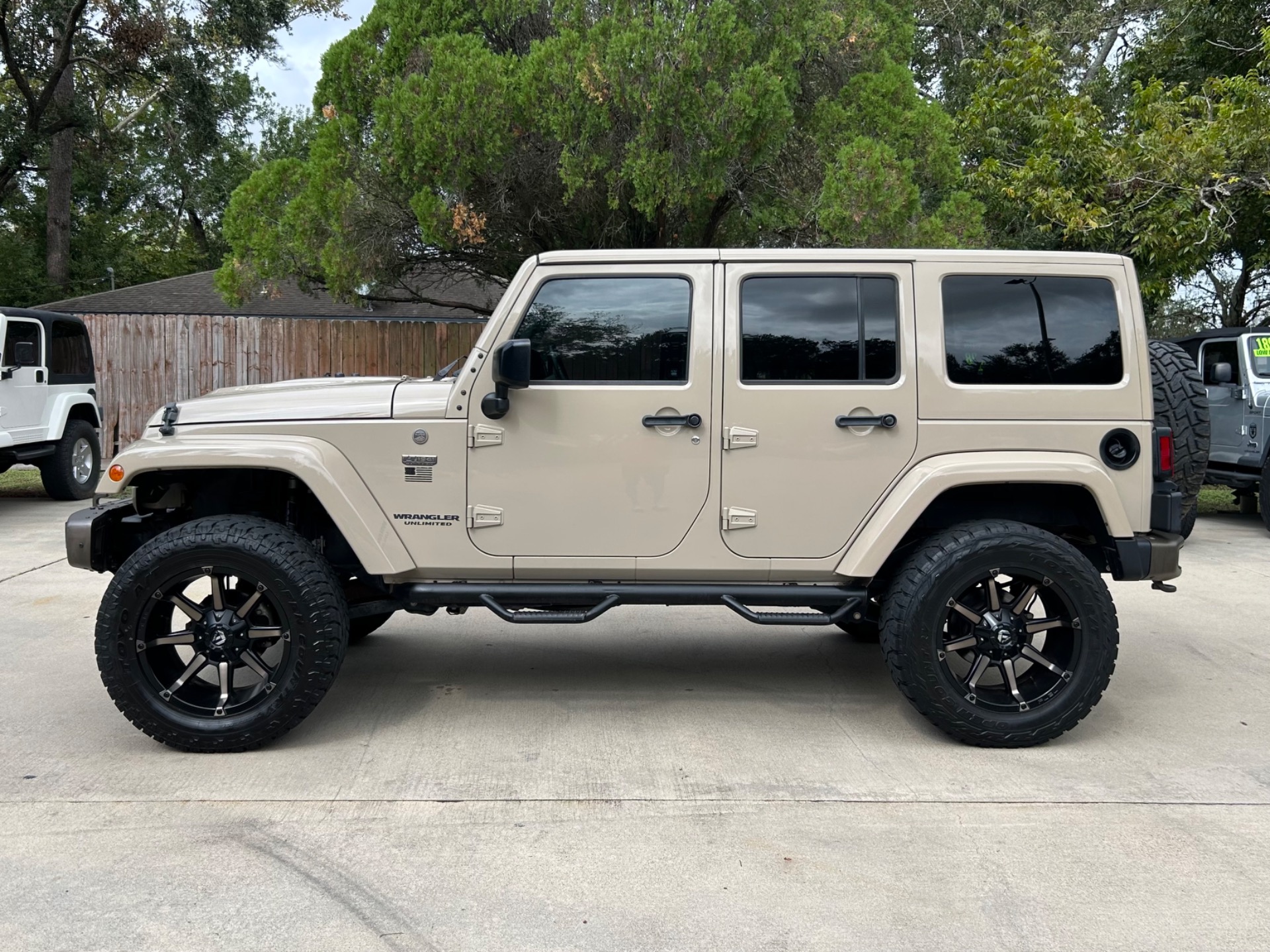 Used-2016-Jeep-Wrangler-Unlimited-Sahara-75th-Anniversary