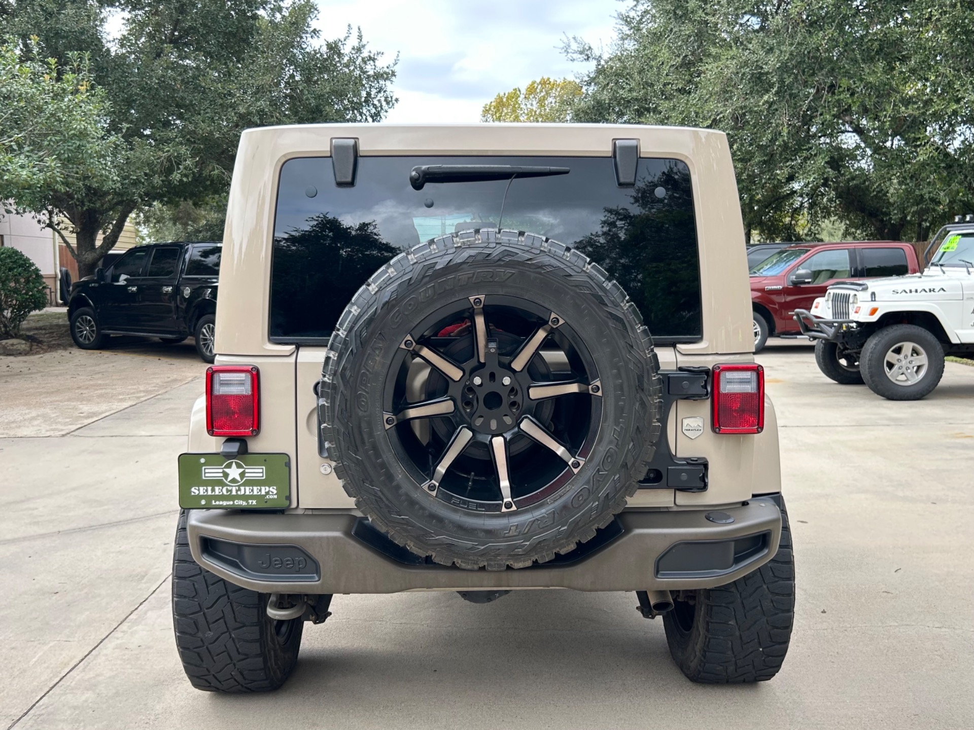 Used-2016-Jeep-Wrangler-Unlimited-Sahara-75th-Anniversary