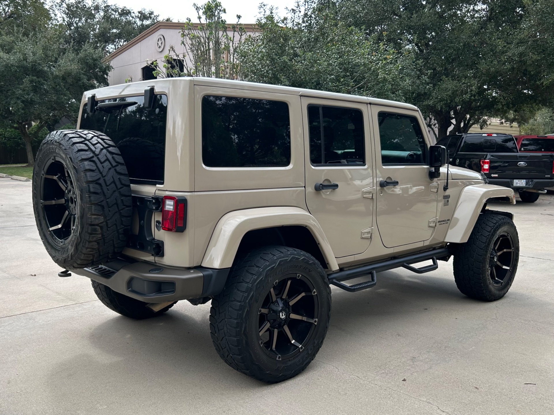 Used-2016-Jeep-Wrangler-Unlimited-Sahara-75th-Anniversary