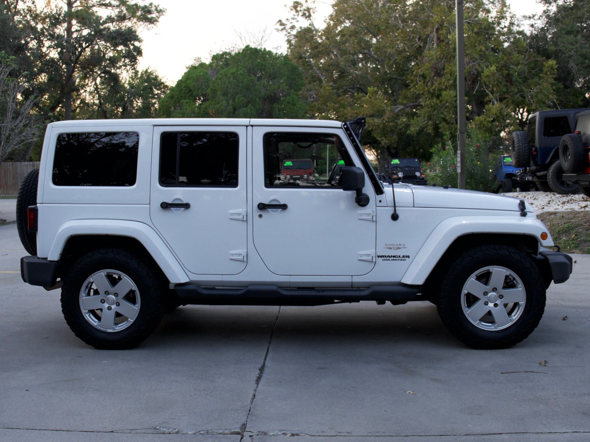 Used-2012-Jeep-Wrangler-Unlimited-Sahara